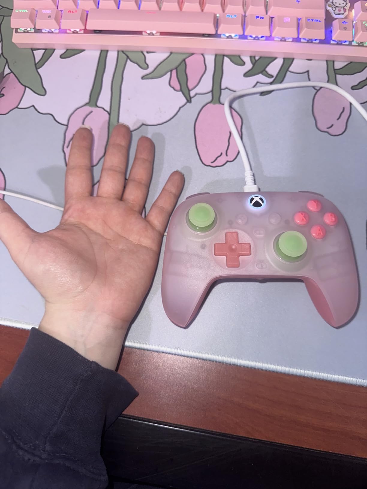 8BitDo Ultimate Mini Wired Controller for Xbox with RGB Lighting Fire Ring, Hall Effect Joysticks and Triggers, for Xbox Series X|S, Xbox One, Windows 10/11 - Officially Licensed (Translucent White) customer photo 1