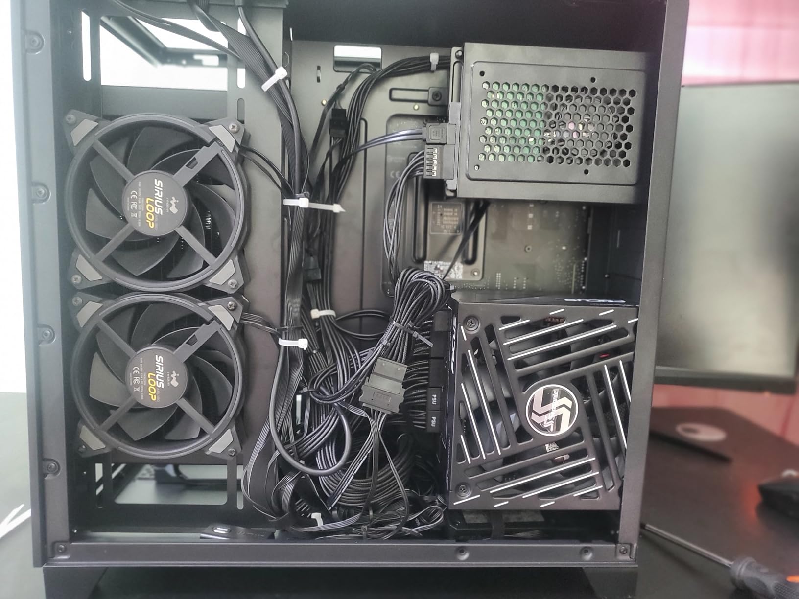 Seasonic Focus GX 850W Power Supply ATX 3.1 PCIe 5.1 (12V-2x6) 10 Years Warranty Cybenetics Platinum Fully Modular RTX 5080 AMD RX 9000 Ready White customer photo 1