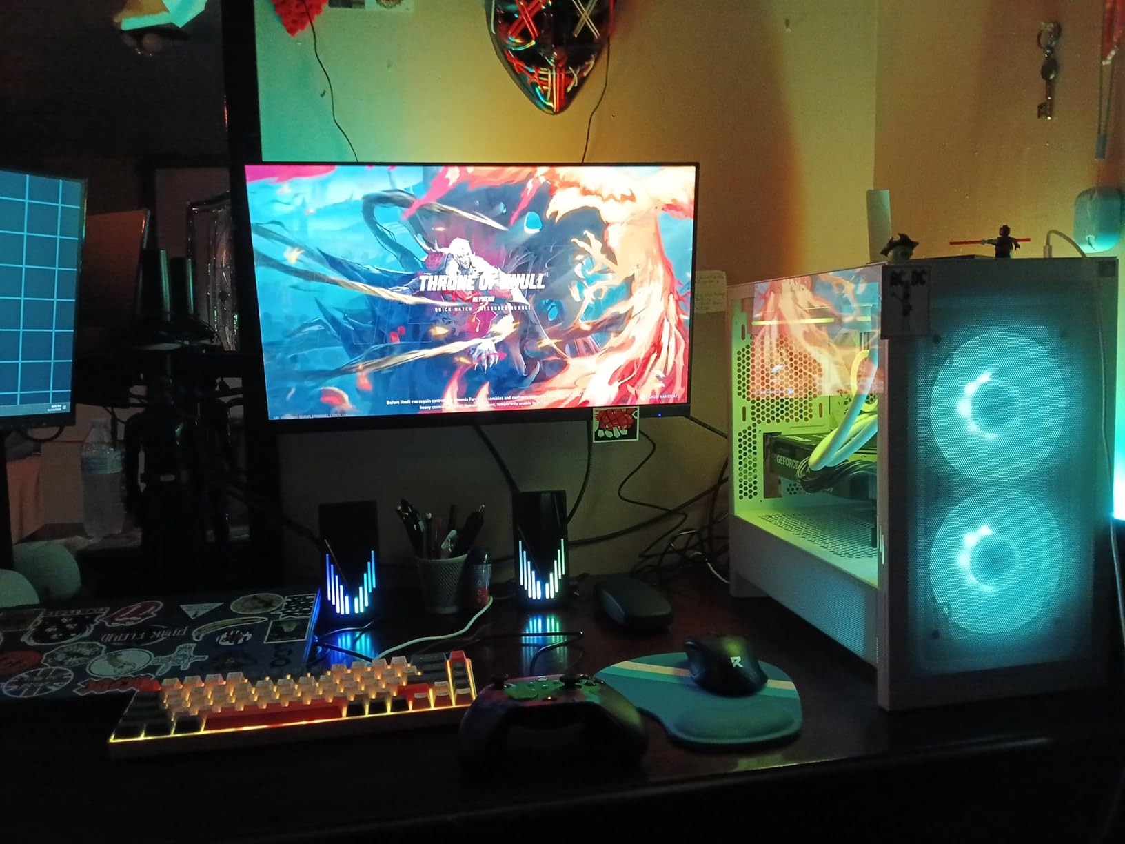 TJOY Smart Light Bars, Gaming Lights for Desk, 14 Inches, RGB Light Bar, TV Backlight with Music Sync and Scene, 60 Lumens, Ambient Lighting for PC, Game, RGB Desk Lighting(Black) customer photo 1