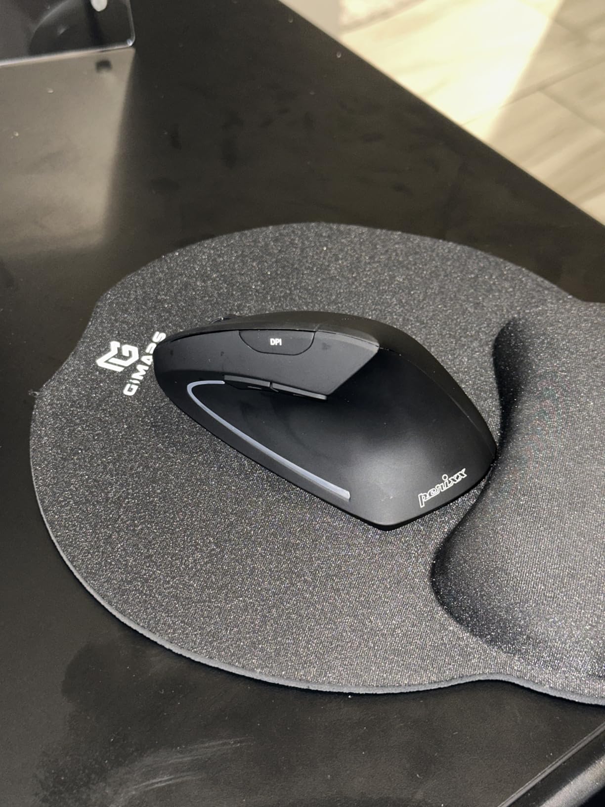 Perixx PERIMICE-713RX Wireless Rechargeable Vertical Mouse - Duo Wired and Wireless Charging Feature - Charging Pad Included - 6 Buttons Design - Black - Right-Handed Design customer photo 2