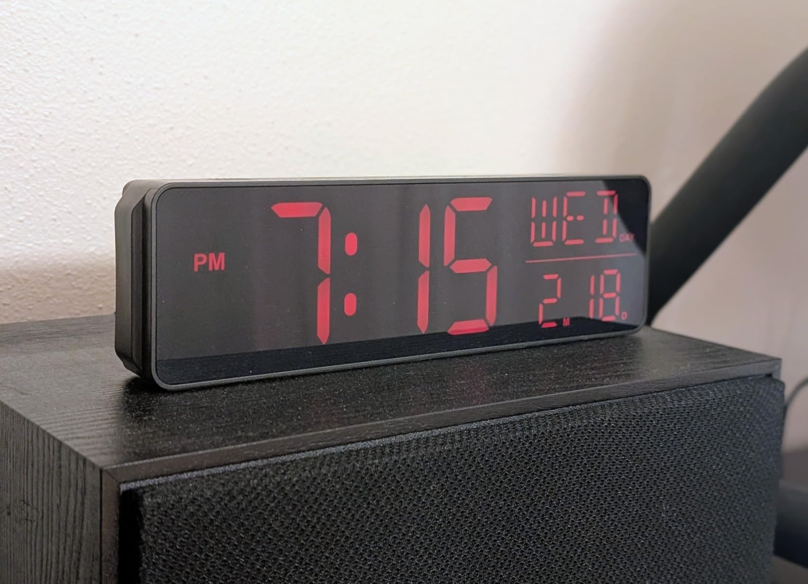 Peakeep Digital Alarm Clock for Bedrooms, Date Day of Week Large Display Numbers 6 Brightness Dimmer, 5 Volume Loud for Heavy Sleepers, 8 RGB Colors Electric Desk Clock Battery Backup, Auto DST customer photo 1