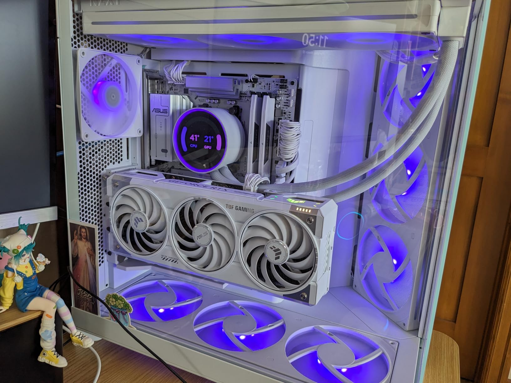 NZXT H9 Flow RGB+ (2025) - Dual-Chamber ATX Mid-Tower Airflow PC Case - 7 RGB Fans (6 x 140mm, 1 x 120mm) & Control Hub - 420mm Radiator Support - Back-Connect Ready - White customer photo 2