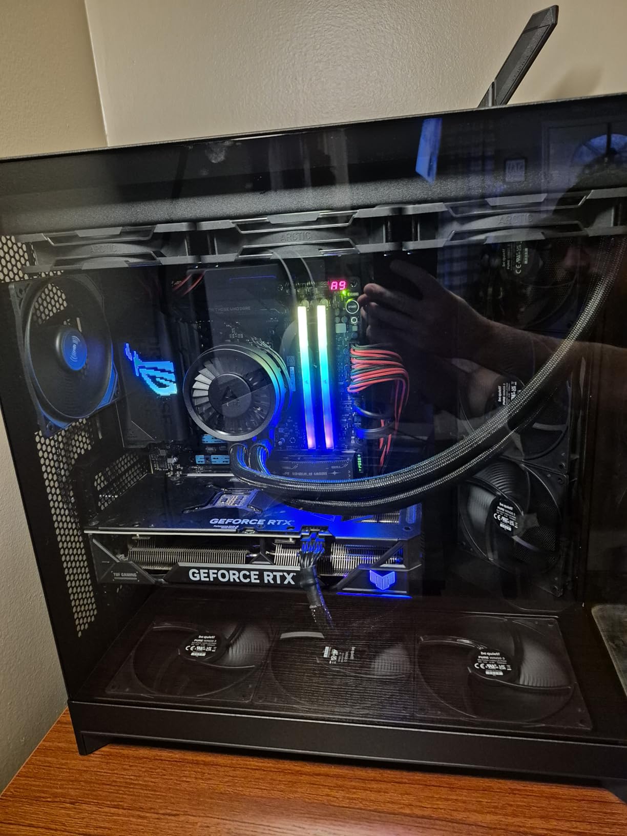 NZXT H9 Flow (2025) - Large Dual-Chamber ATX Mid-Tower Airflow PC Case - Includes 3 x 140mm & 1 x 120mm Fans - 420mm Radiator Support - Tempered Glass - Back-Connect Ready - White customer photo 2