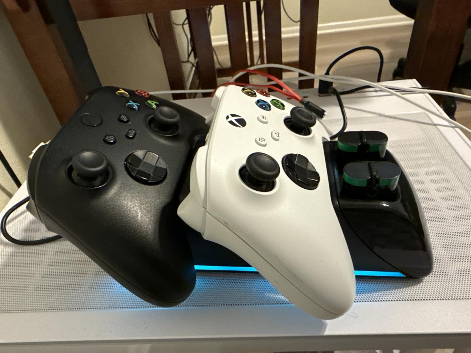 4-in-1 Charger for Xbox Series/One X|S Controllers, with 4x 5520mWh Rechargeable Battery Packs,Charges Dual Remotes & Batteries Simultaneously,Upgraded Quad Charging Dock Station for Xbox Gamer Gift customer photo 2