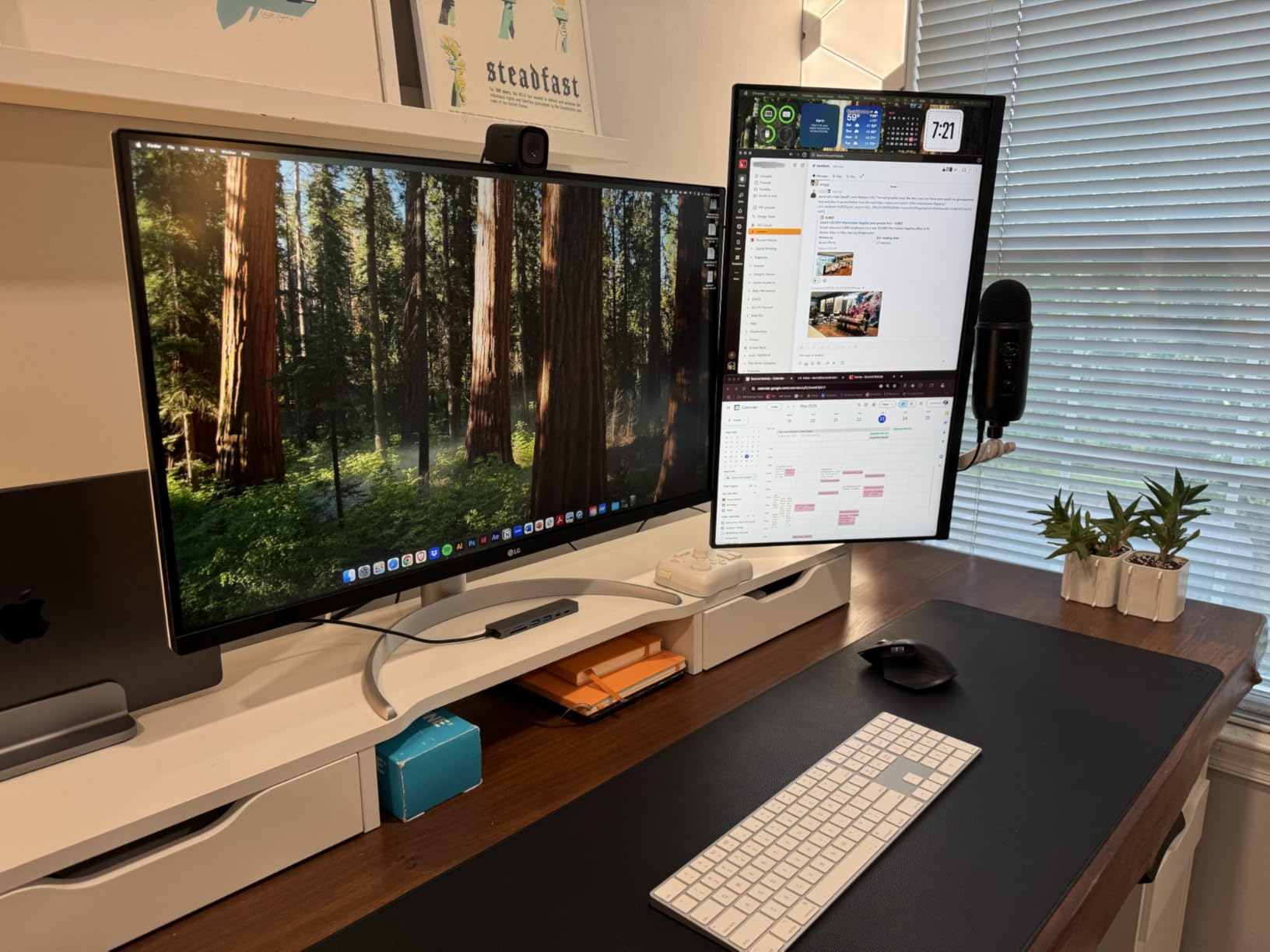 LG 32UP83AK-W 32-inch Ultrafine 4K UHD (3840 x 2160) IPS Computer Monitor, 60Hz, HDR10, Built-in Speaker, Reader Mode, HDMI, DisplayPort, USB Type-C 60W PD, Tilt/Height/Pivot Adjustable Stand, White customer photo 2