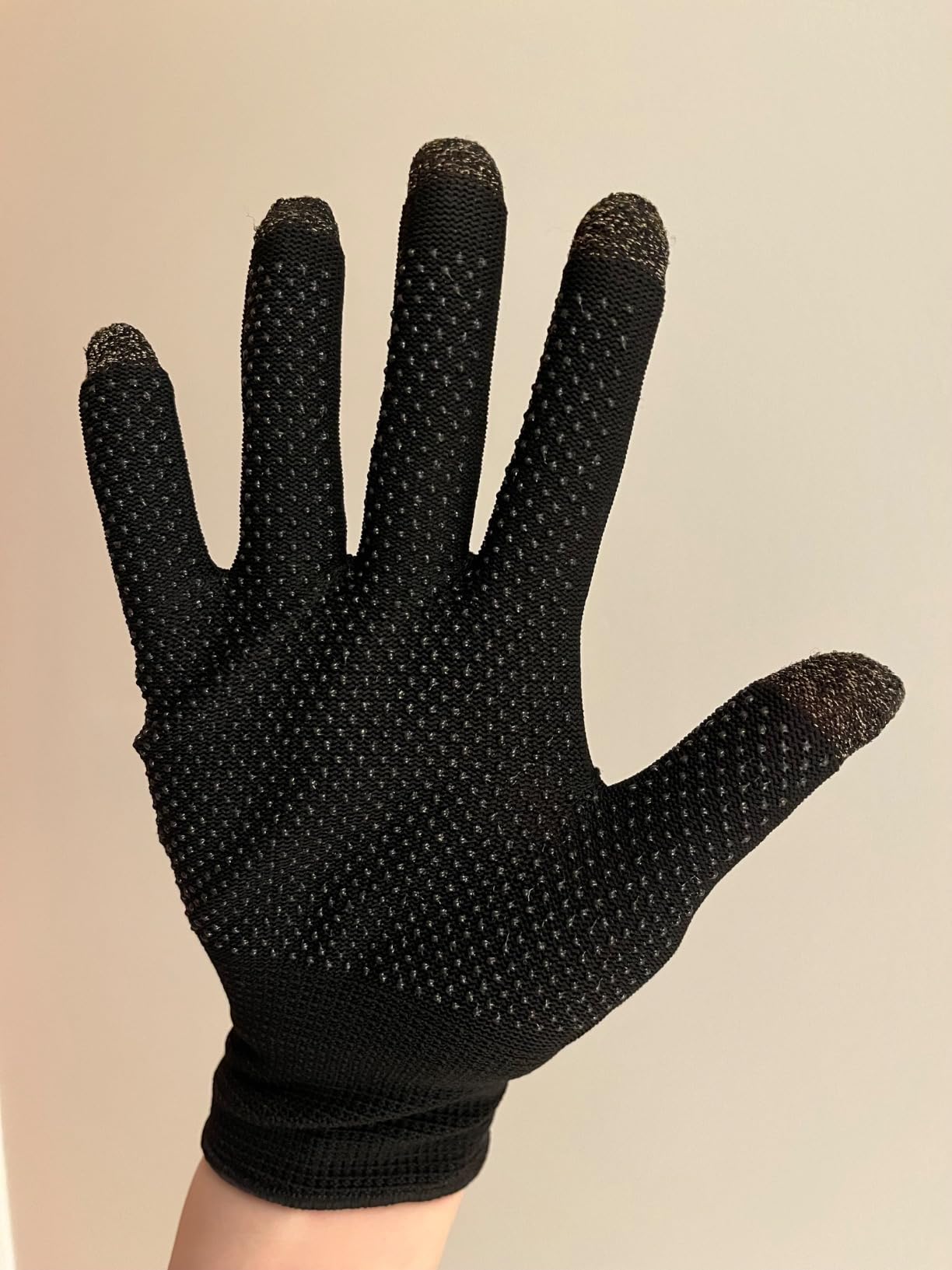 Mobile Game Gloves, Ultra-Thin Mobile Gaming Gloves, Anti-Sweat Mobile Finger Sleeve Breathable for High-Ranking Players Mobile Game Streamer customer photo 2