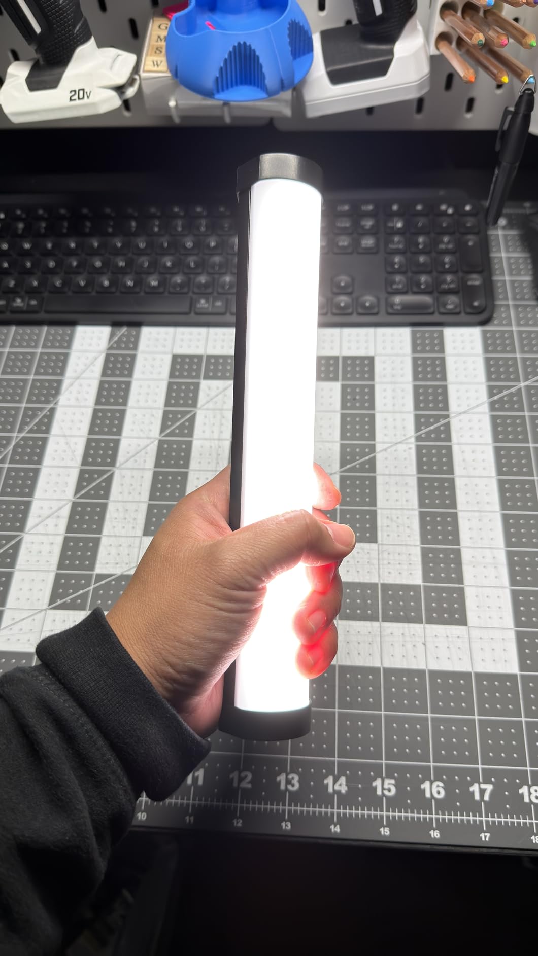 PavoTube II 15C LED RGB Tube, 2.4G Bluetooth Smart Wireless Control, 2700K-7500K (G/M±150) Ultra-Wide Color Gamut, 30W Portable Handheld Photography Lighting Stick customer photo 1