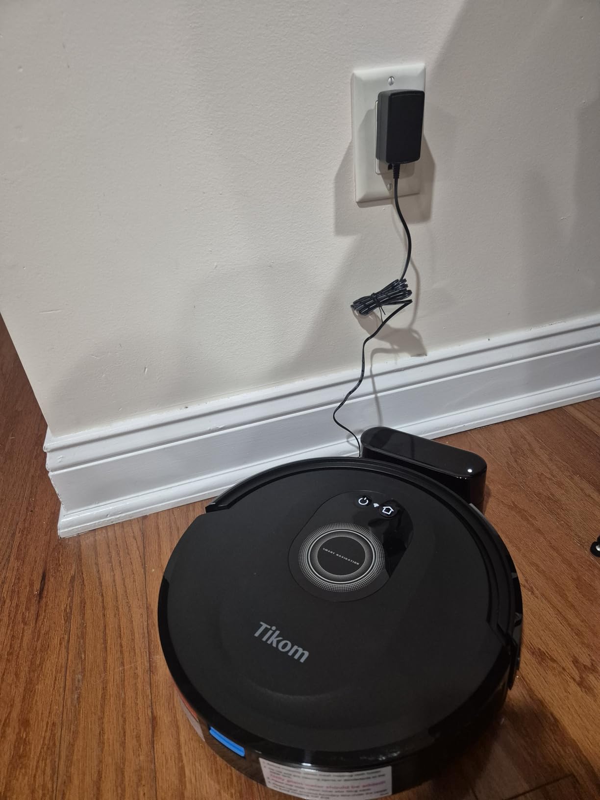 Tikom Robot Vacuum and Mop Combo, 5000Pa Robotic Vacuum Cleaner, 150 Min Max, App & Remote Control, Ideal for Hard Floor, Carpet, Pet Hair, Self-Charge(G8000 Max) customer photo 1
