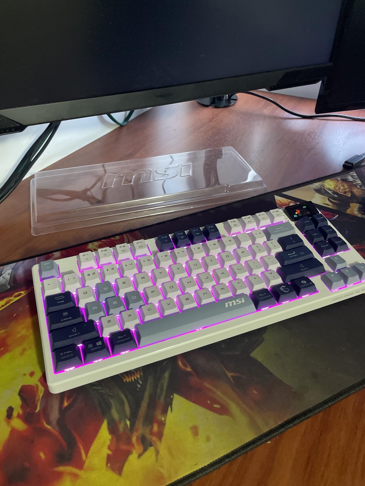 MSI Forge GK600 TKL Wireless Sky - Mechanical Linear SWITCHES - Dye-Sublimated PBT Keycaps, Anti-Slip Base, RGB LED, USB 2.0, Bluetooth, 2.4 GHz - Tenkeyless customer photo 1