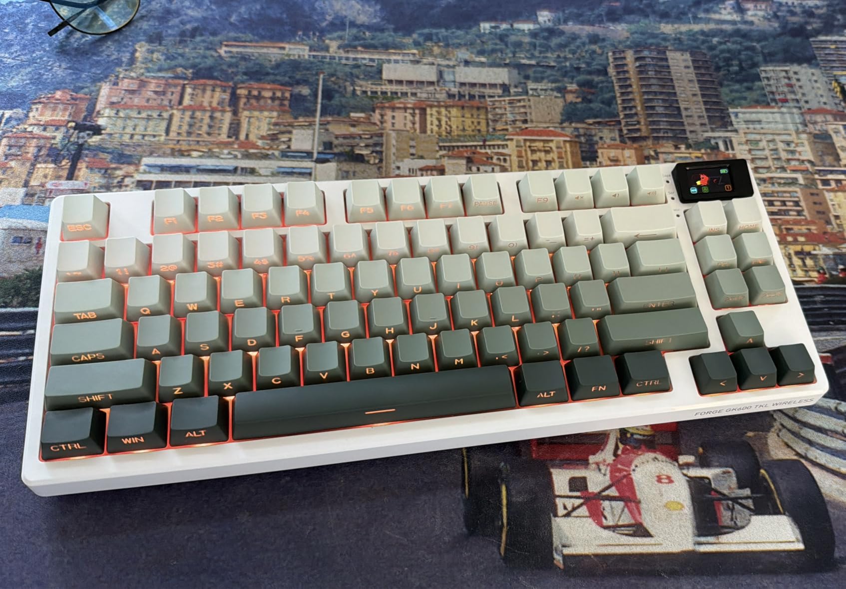 MSI Forge GK600 TKL Wireless Sky - Mechanical Linear SWITCHES - Dye-Sublimated PBT Keycaps, Anti-Slip Base, RGB LED, USB 2.0, Bluetooth, 2.4 GHz - Tenkeyless customer photo 2
