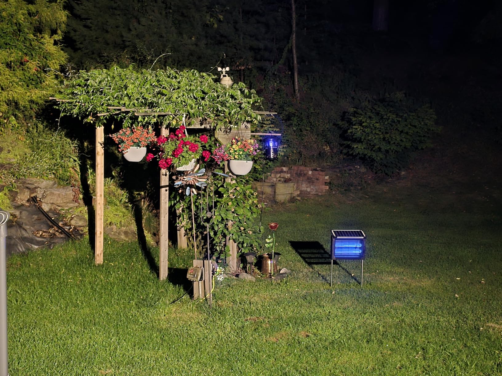Solar Bug Zapper Outdoor, Mosquito Zapper Waterproof Electric Fly Zapper Rechargeable Mosquito Killer Lamp with 10W Solar Panel, 4500V Cordless Fly Trap for Backyard, Patio, Garden, RV, Camping customer photo 2