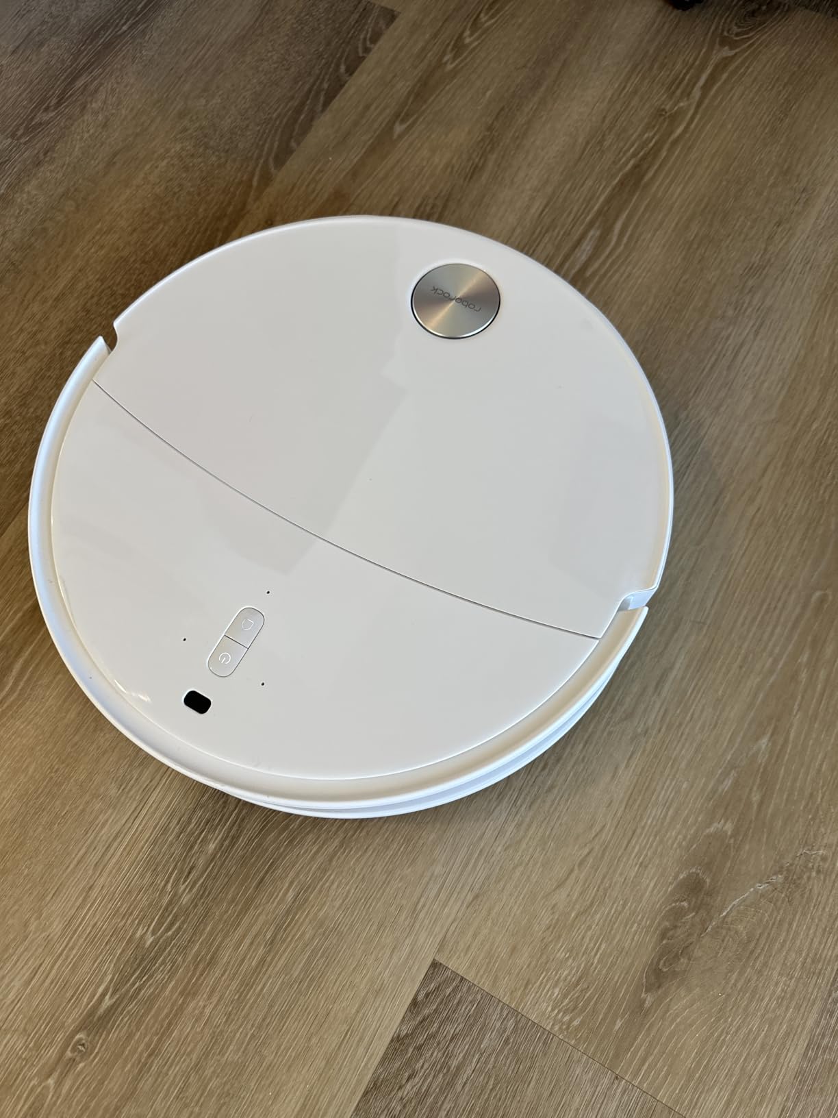 Roborock Qrevo CurvX Robot Vacuum and Mop, 22,000Pa Suction, 3.14'' Ultra Slim, Zero-Tangling Design, Reactive AI Obstacle Recognition, AdaptiLift Chassis, Auto Hot Water Mop Washing & Drying customer photo 1