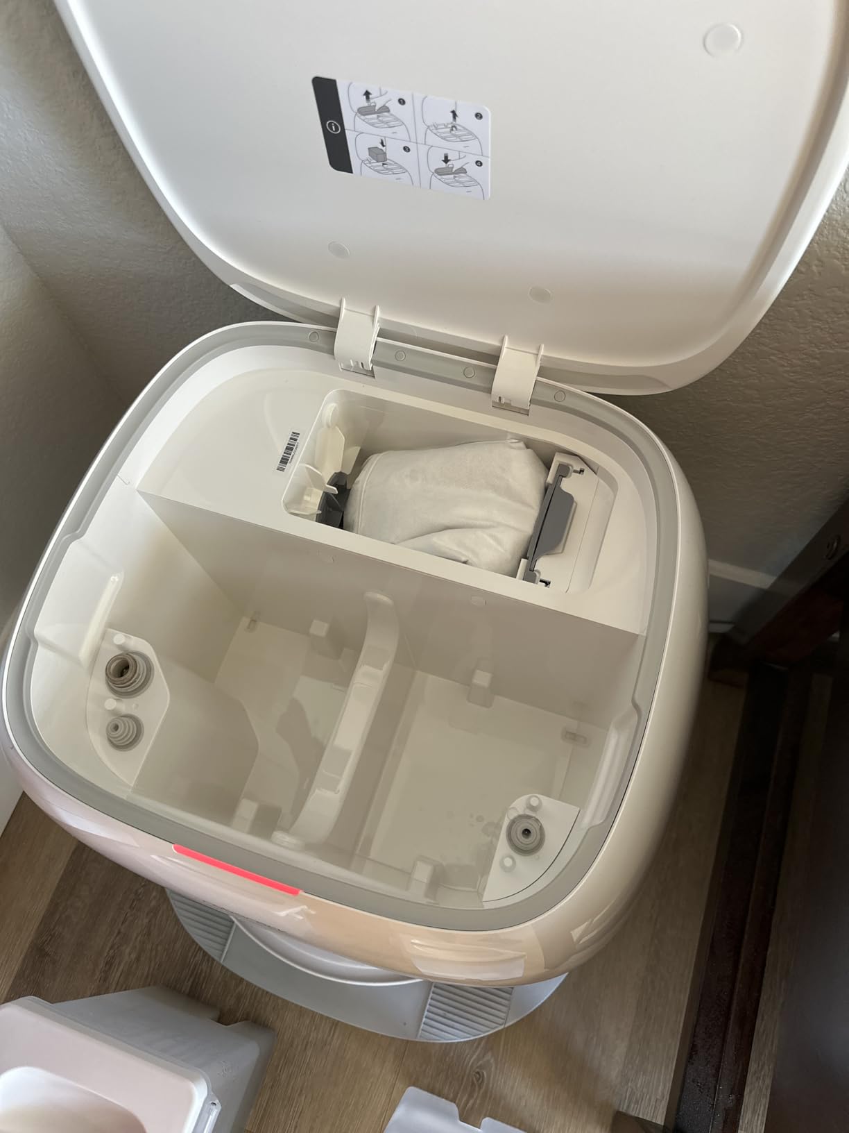 Roborock Qrevo CurvX Robot Vacuum and Mop, 22,000Pa Suction, 3.14'' Ultra Slim, Zero-Tangling Design, Reactive AI Obstacle Recognition, AdaptiLift Chassis, Auto Hot Water Mop Washing & Drying customer photo 2