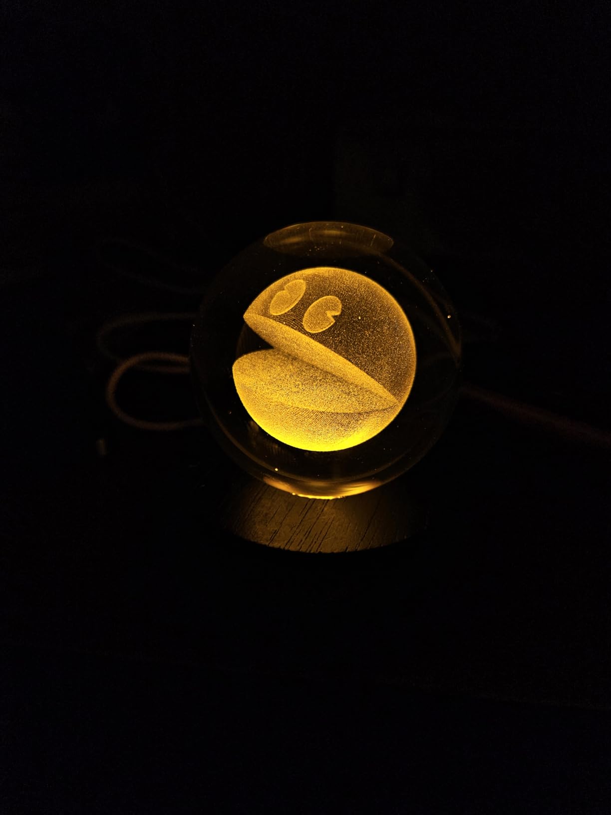 Fizz Creations Pac-Man Crystal Ball Light - Retro Gaming Desk Lamp, USB Powered, Classic Arcade Mood Lighting, Night Light for Kids, Gaming Room Decor, Unique Gift for Gamers. customer photo 2