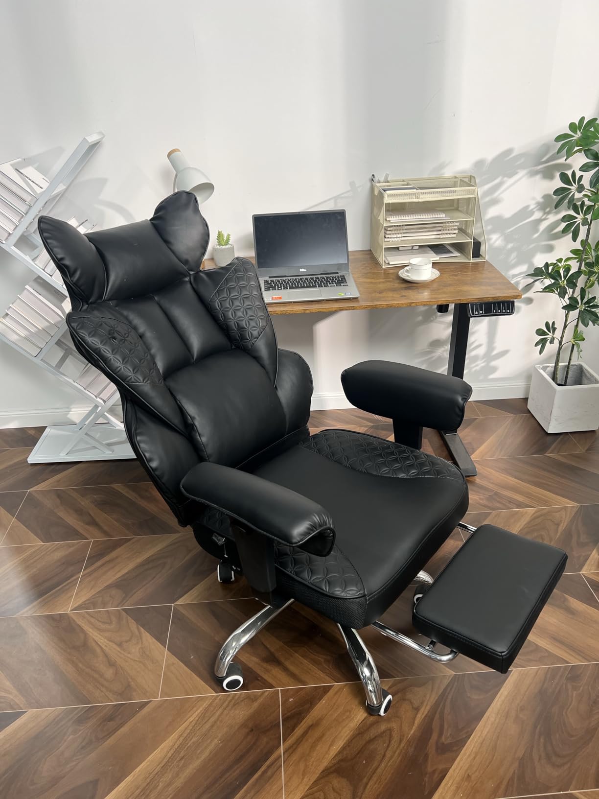 COMHOMA Big and Tall Office Chair Heavy Duty Wide Ergonomic Gaming Chair with Deluxe Embossing Designed Leather with Foot Rest, 150° Reclining Adjustable Armrests Pocket Spring Back Support customer photo 1