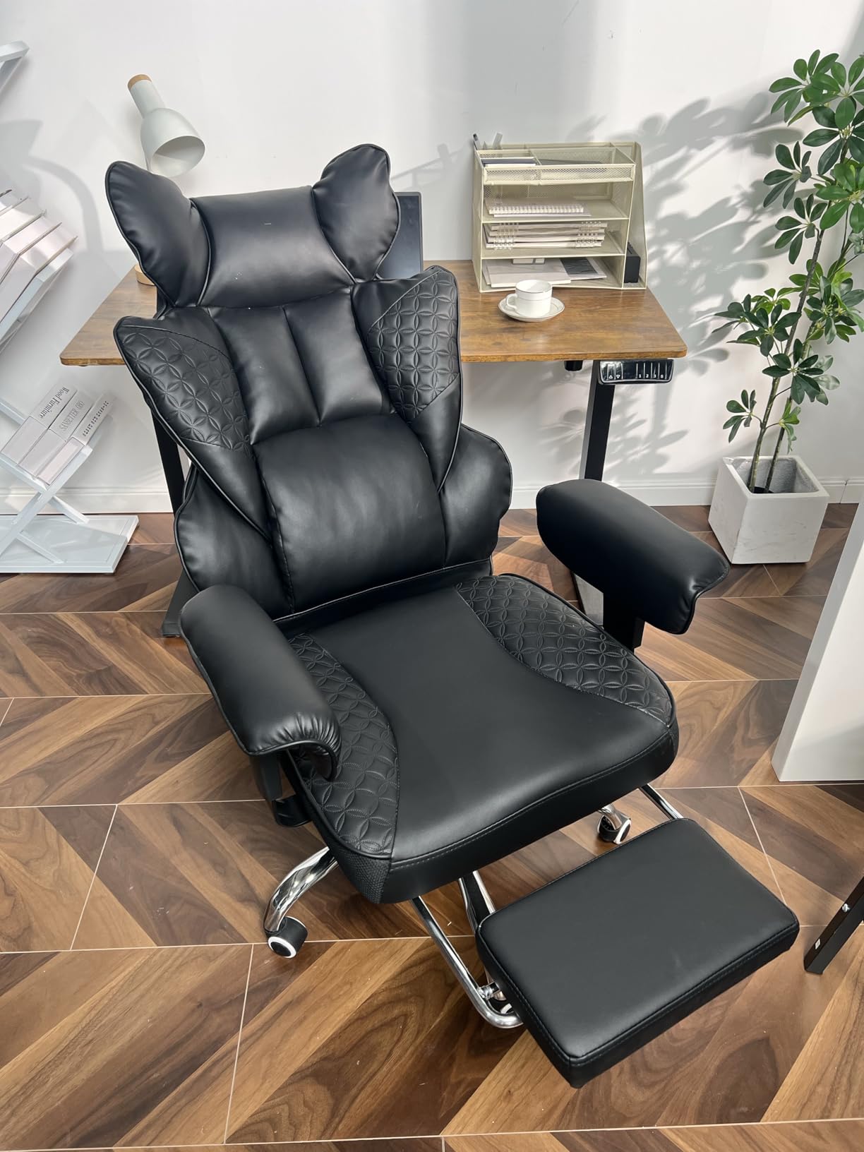 COMHOMA Big and Tall Office Chair Heavy Duty Wide Ergonomic Gaming Chair with Deluxe Embossing Designed Leather with Foot Rest, 150° Reclining Adjustable Armrests Pocket Spring Back Support customer photo 2