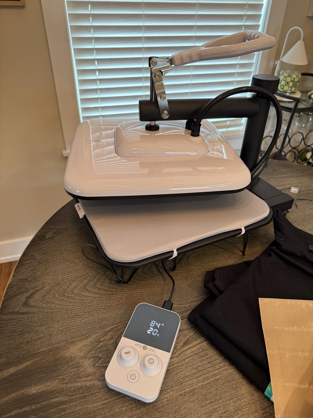 HTVRONT Heat Press Machine for T Shirts - 15x15 Swing Away Shirt Press Machine - Professional Heat Press for Sublimation, Vinyl, Heat Transfer Projects, Heats Up Fast & Distribute Heat Evenly (White) customer photo 2