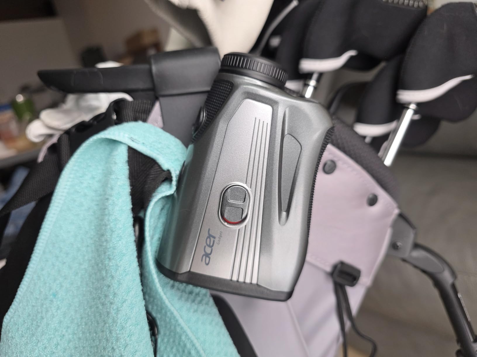 Acer Gadget Golf Rangefinder with Slope - 1200/1700Yards Laser Range Finder for Golfer, 6X Magnification Rangefinders Golf with Flag Pole Locking Vibration, Rechargeable Magnetic Gifts for Golfers customer photo 2