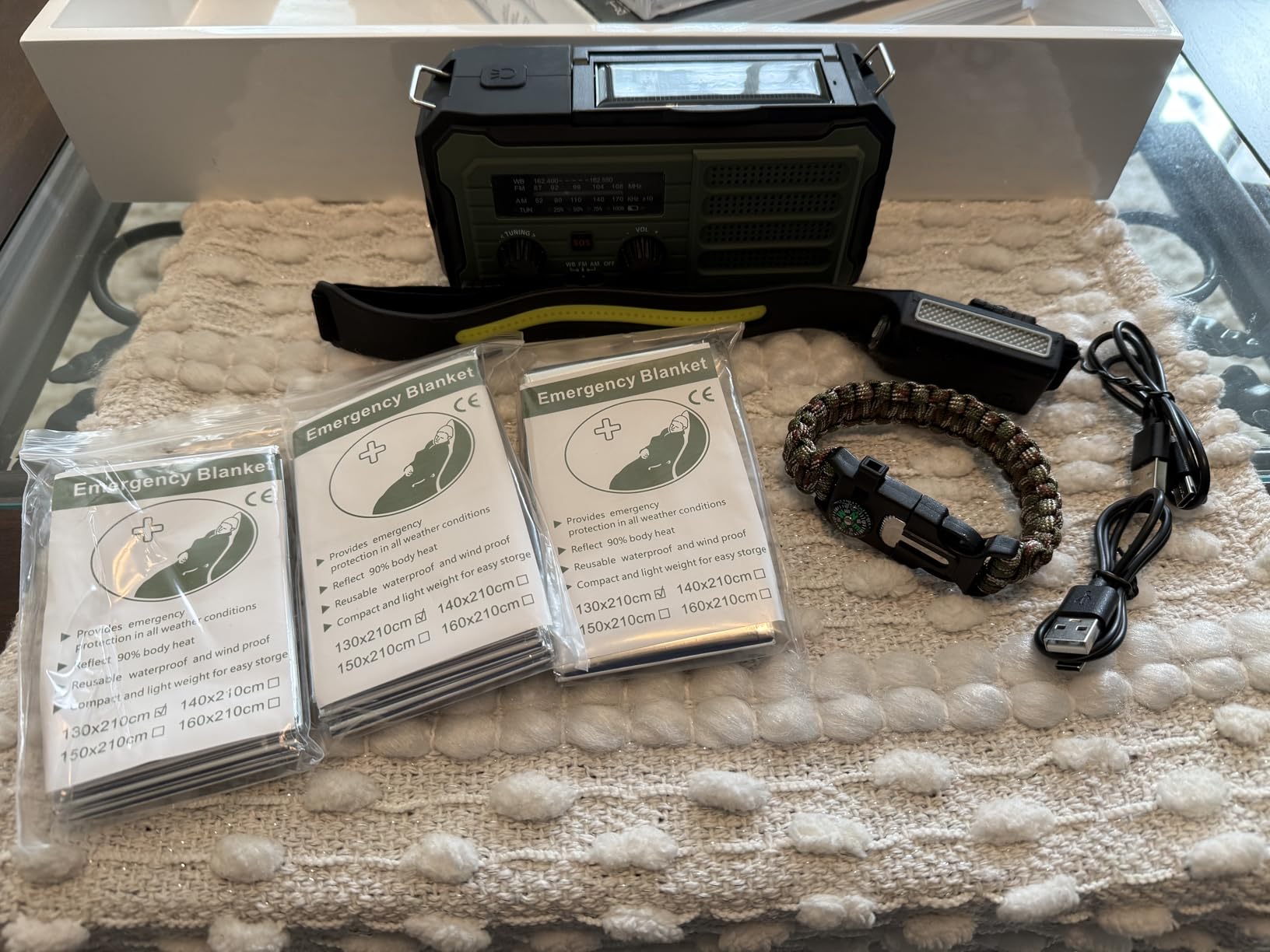 Emergency Radio Hand Crank Solar, 10000mAh/37000mWh Emergency Weather Radio, Hand Crank Solar Radios with NOAA/AM/FM, Thermal Blanket, Survival Bracelet, for Home & Outdoor customer photo 2