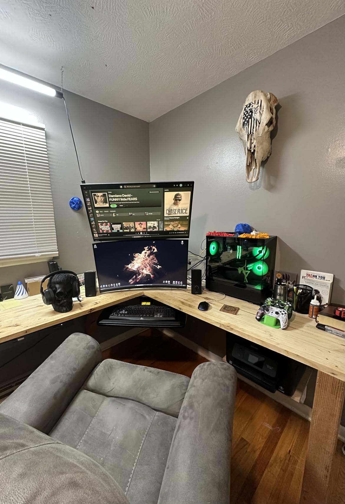 Dual Monitor-Arm Heavy-Duty for 17-49-inch Screens - Premium Vertical Stacked Dual Monitor Arm Desk Mount for Ultrawide Screens up to 44lbs, Fully Adjustability, VESA 75/100 mm, Black customer photo 2