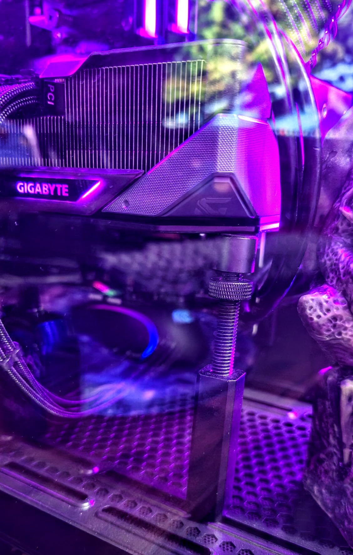 GPU Support Bracket,75-120mm Adjustable GPU Anti Sag Bracket,Aluminum Video Card Holder with Magnetic Base,Compatible with ATX/M-ATX/ITX Case & RTX 4090/5090 Graphics Card customer photo 1