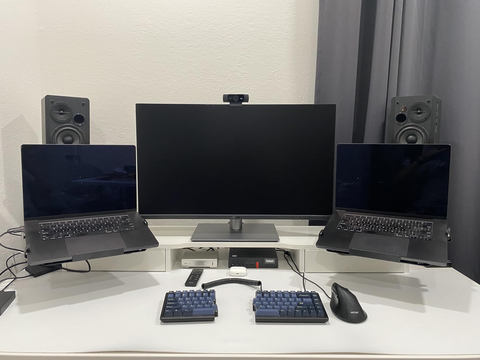 ASUS ProArt Display 32 inch 6K Professional Monitor (PA32QCV) - IPS, 6K (6016 x 3384), 98% DCI-P3 customer photo 1
