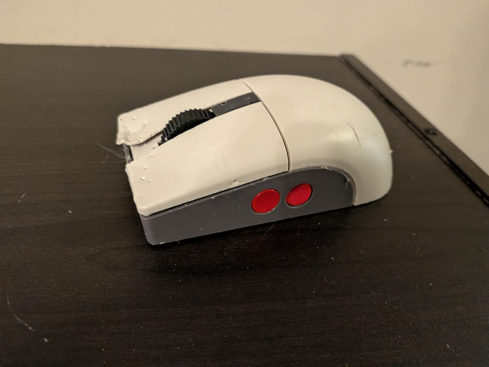 8BitDo Retro R8 Mouse with Charging Dock, PAW 3395 Optical Sensor DPI 26,000, Wireless Mouse with 4K Polling Rate, Programmable Buttons, and Kailh Sword GM X Micro Switches - N Edition customer photo 1
