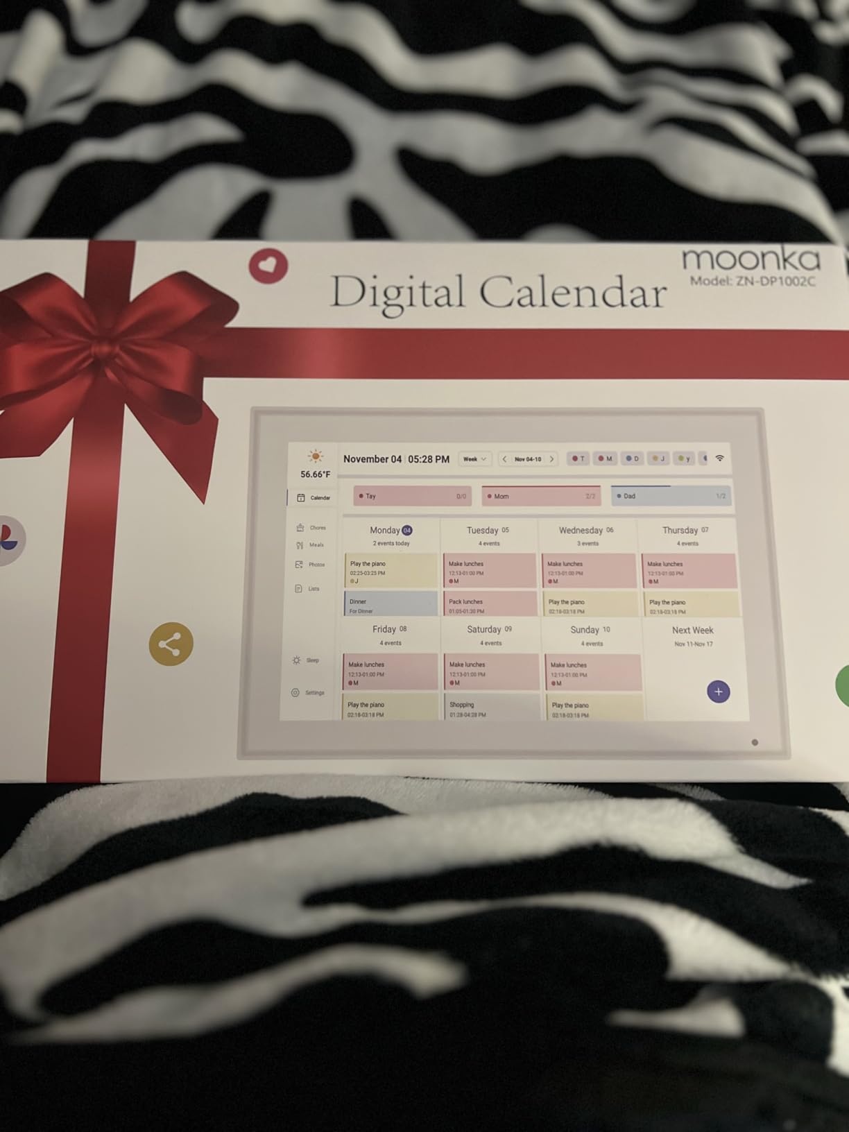 10.1 Inch Smart Digital Calendar Planner & Chore Chart, IPS HD Touchscreen Interactive Display, Smart Family Planner/Digital Picture Frame customer photo 2