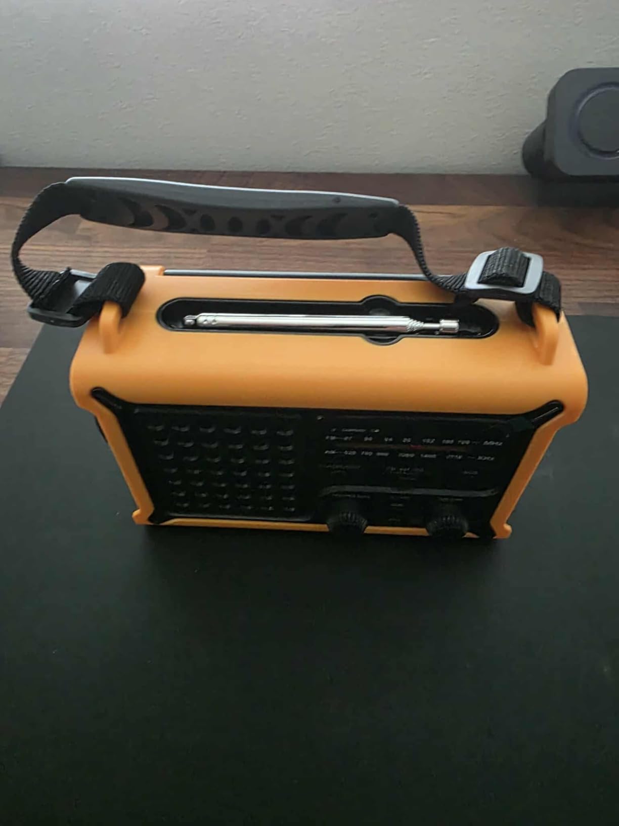 Hand Crank Emergency Radio Solar with 12000mAh Power Bank, NOAA/AM/FM/Weather Alert, 5W LED Flashlight & Reading Lamp for Hurricanes, Blizzards, Power Outage, Survival Gear customer photo 1