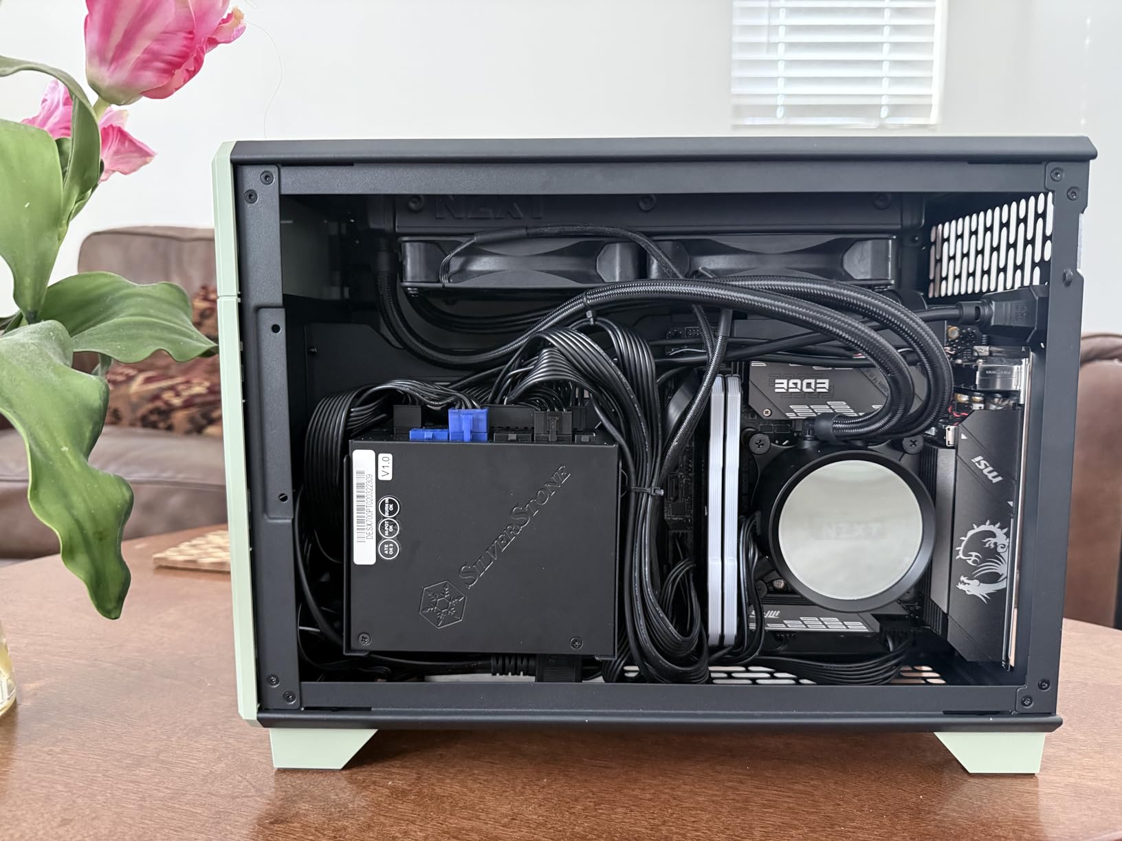 Thermaltake TR100 SFF Chassis; mITX Support; 18.9 Liters; PCIe 4.0 Riser Cable Included; 360mm GPU Clearance; 280mm Radiator Support; Removable PCIe Bracket; Mint Strawberry; CA-11A-00SLNN-00 customer photo 1