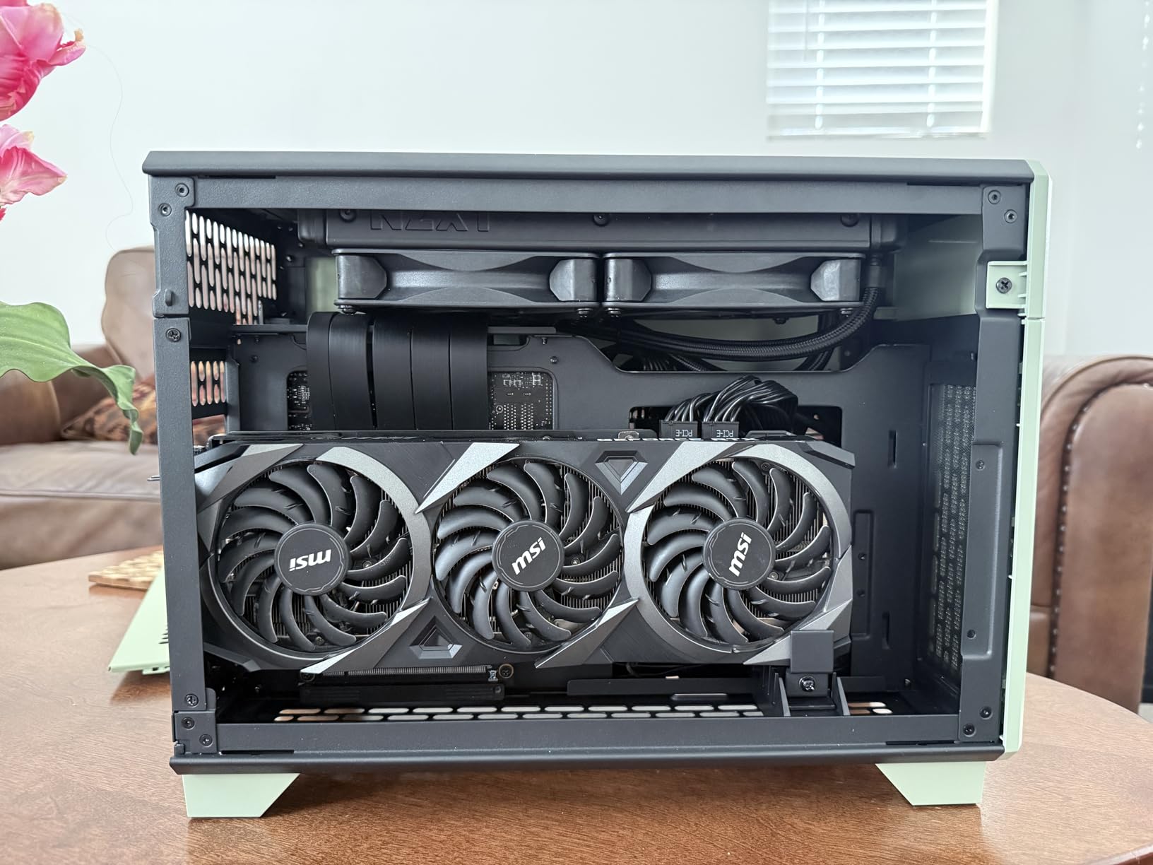 Thermaltake TR100 SFF Chassis; mITX Support; 18.9 Liters; PCIe 4.0 Riser Cable Included; 360mm GPU Clearance; 280mm Radiator Support; Removable PCIe Bracket; Mint Strawberry; CA-11A-00SLNN-00 customer photo 2