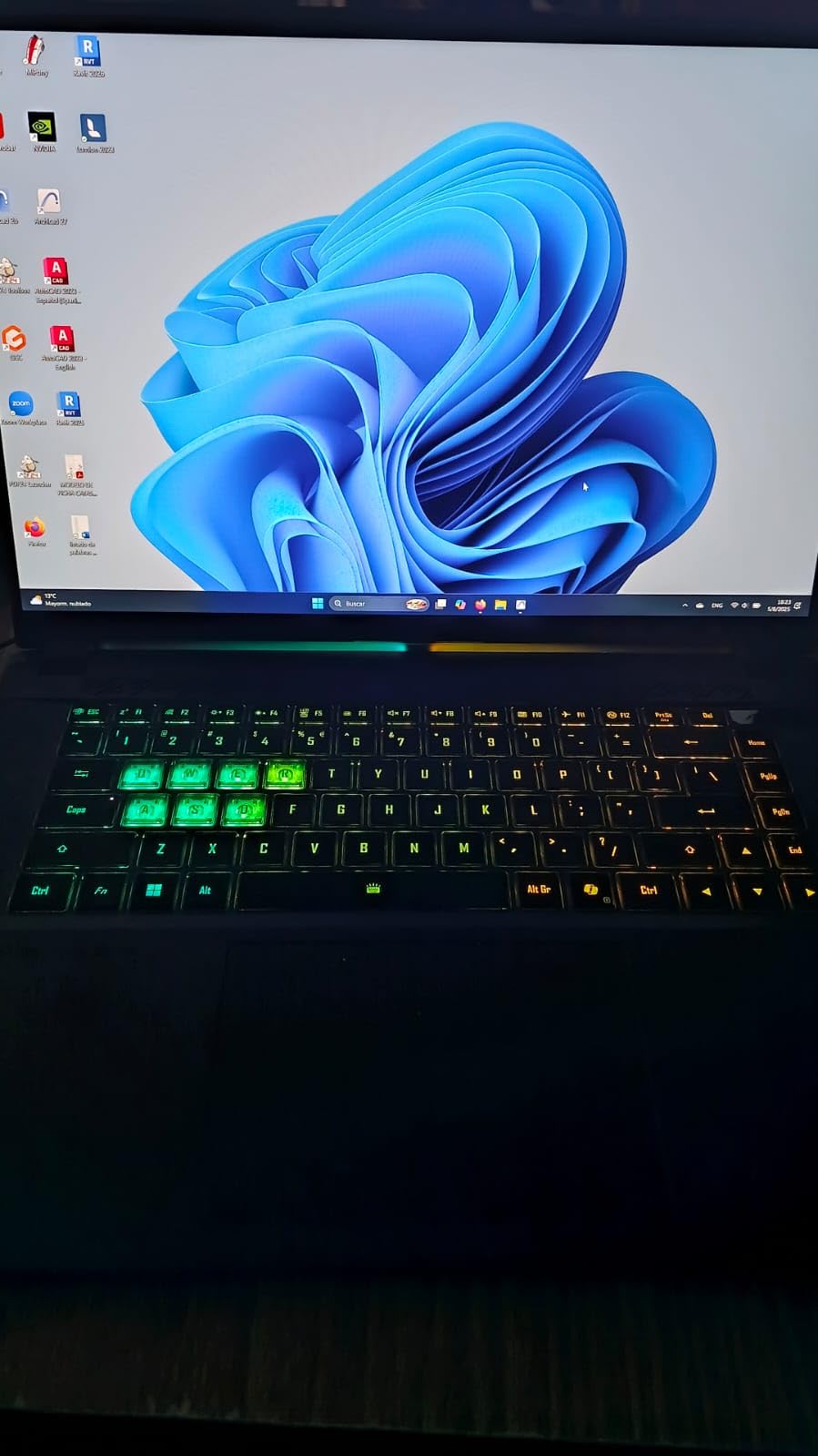 GIGABYTE - AORUS Elite 16 Gaming Laptop - 165Hz 2560x1600 WQXGA - NVIDIA GeForce RTX 5070 - Intel Core Ultra 9 275HX - 2TB SSD with 32GB DDR5 RAM - Windows 11 Home AD (AORUS Elite 16 BWHC3USC65SH) customer photo 1
