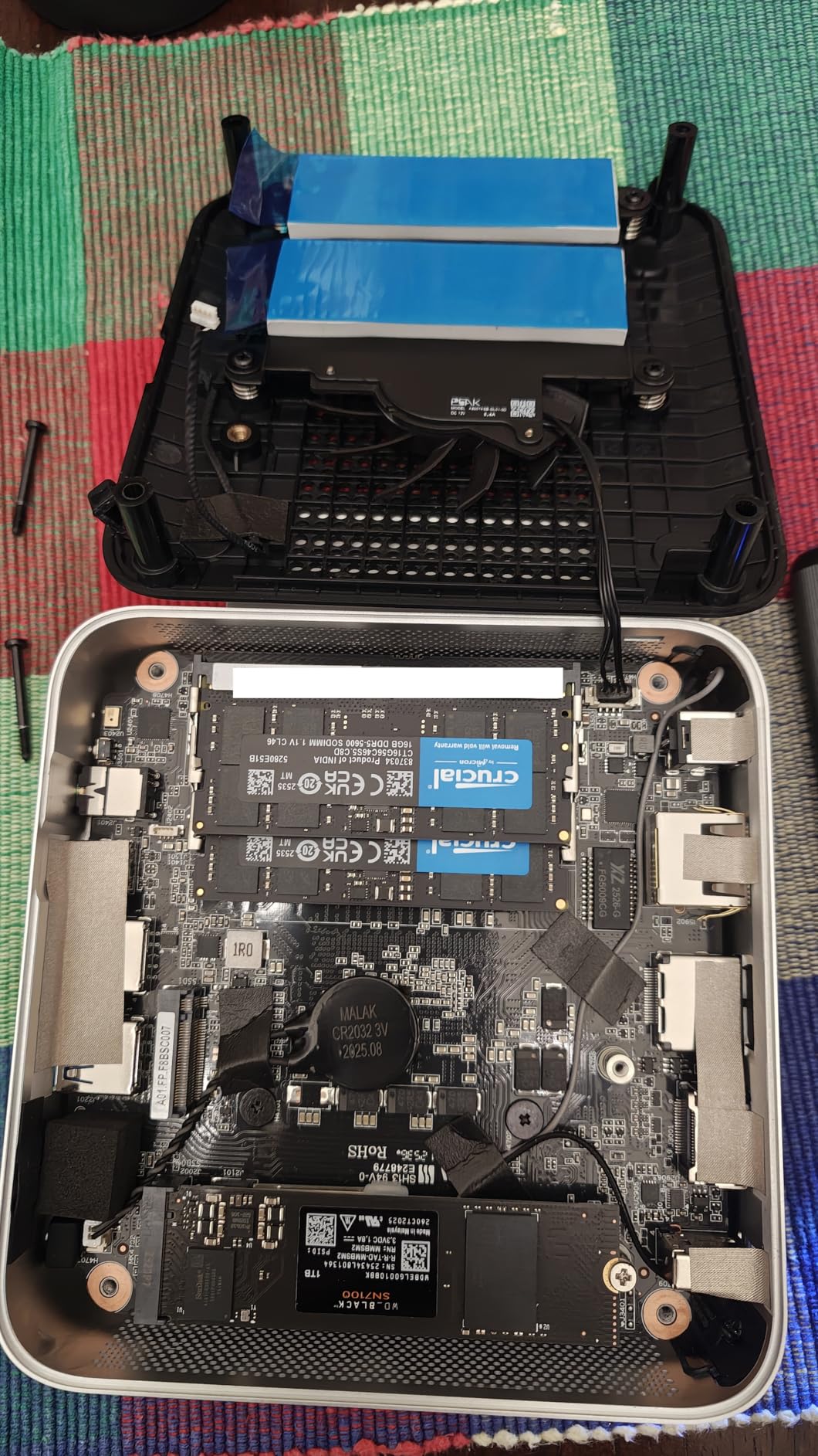MINISFORUM AI X1-255 Mini PC Barebone with AMD Ryzen 7 255 (8C/16T, up to 4,9 GHz), HDMI/DP/USB4 (4K@120 Hz), Dual Speaker/DMIC,USB-A X 3, 2.5G LAN, Wi-Fi 7/BT5.4 customer photo 1