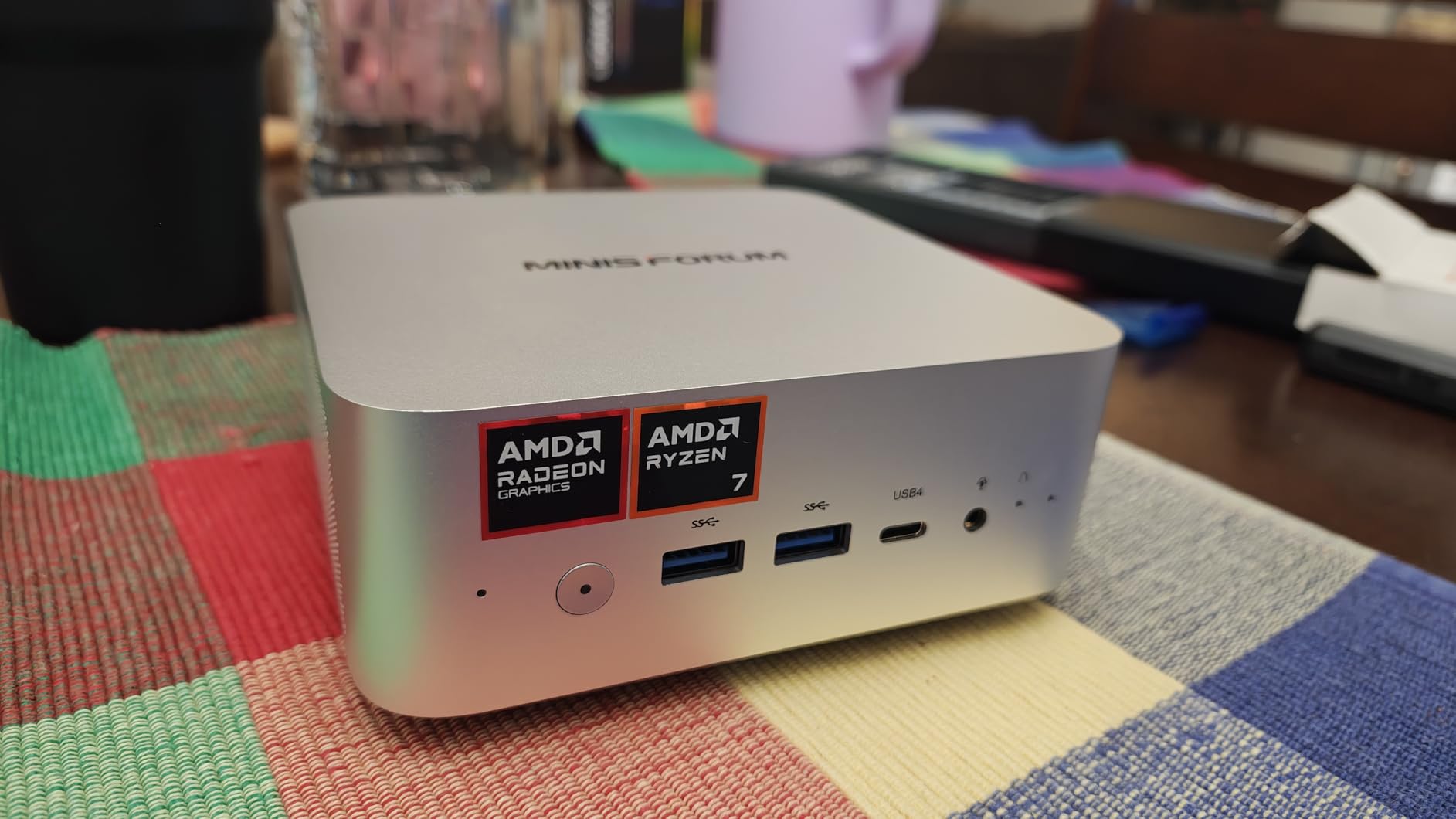 MINISFORUM AI X1-255 Mini PC Barebone with AMD Ryzen 7 255 (8C/16T, up to 4,9 GHz), HDMI/DP/USB4 (4K@120 Hz), Dual Speaker/DMIC,USB-A X 3, 2.5G LAN, Wi-Fi 7/BT5.4 customer photo 2