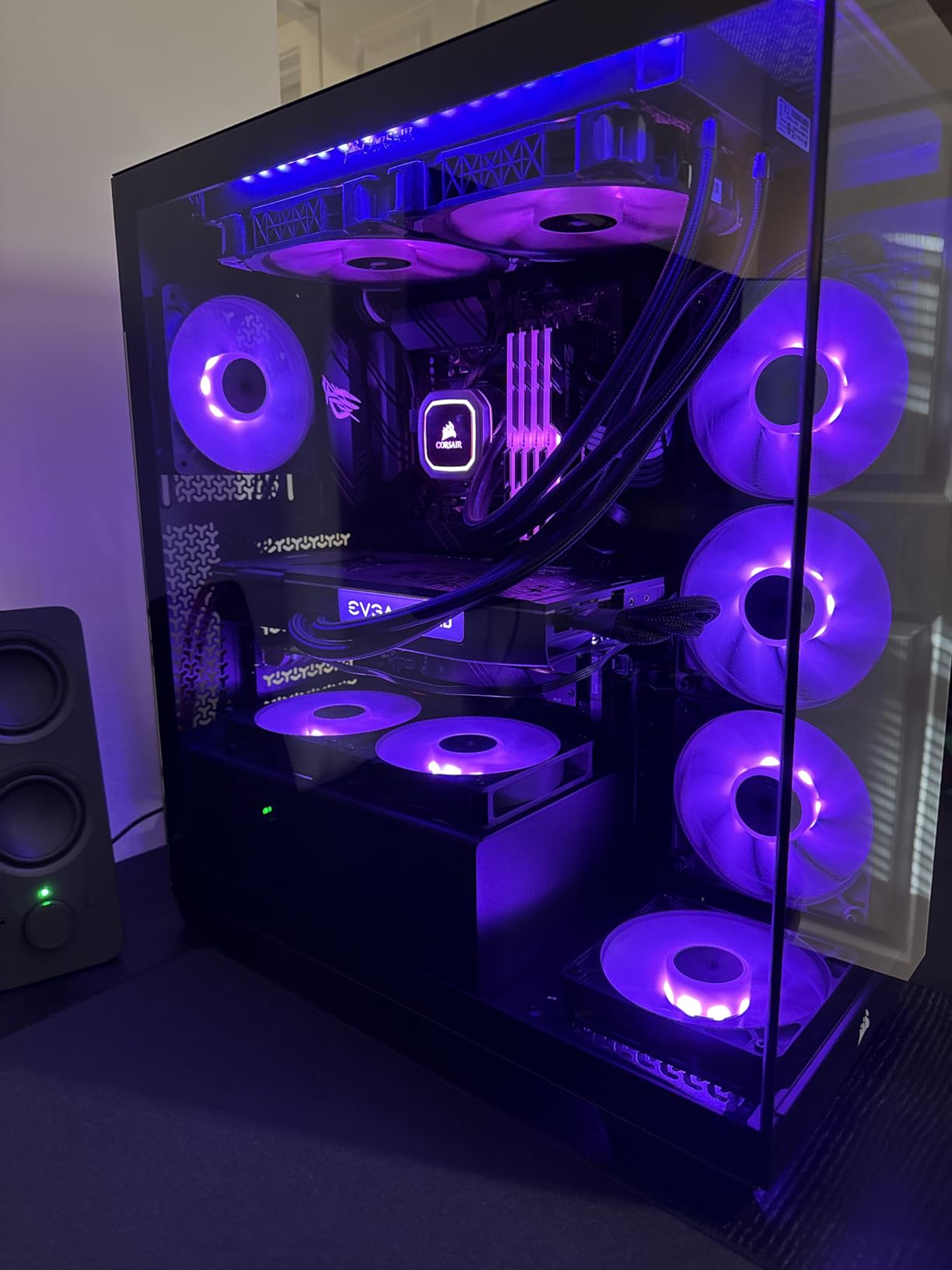 Corsair RS120-R ARGB 120mm PWM ARGB Reverse Fans - Reverse Rotor, +5V ARGB Connections, Eight RGB LEDs, High Static Pressure, Daisy-Chain, Magnetic Dome Bearing, Zero RPM Mode - Triple Pack - Black customer photo 1