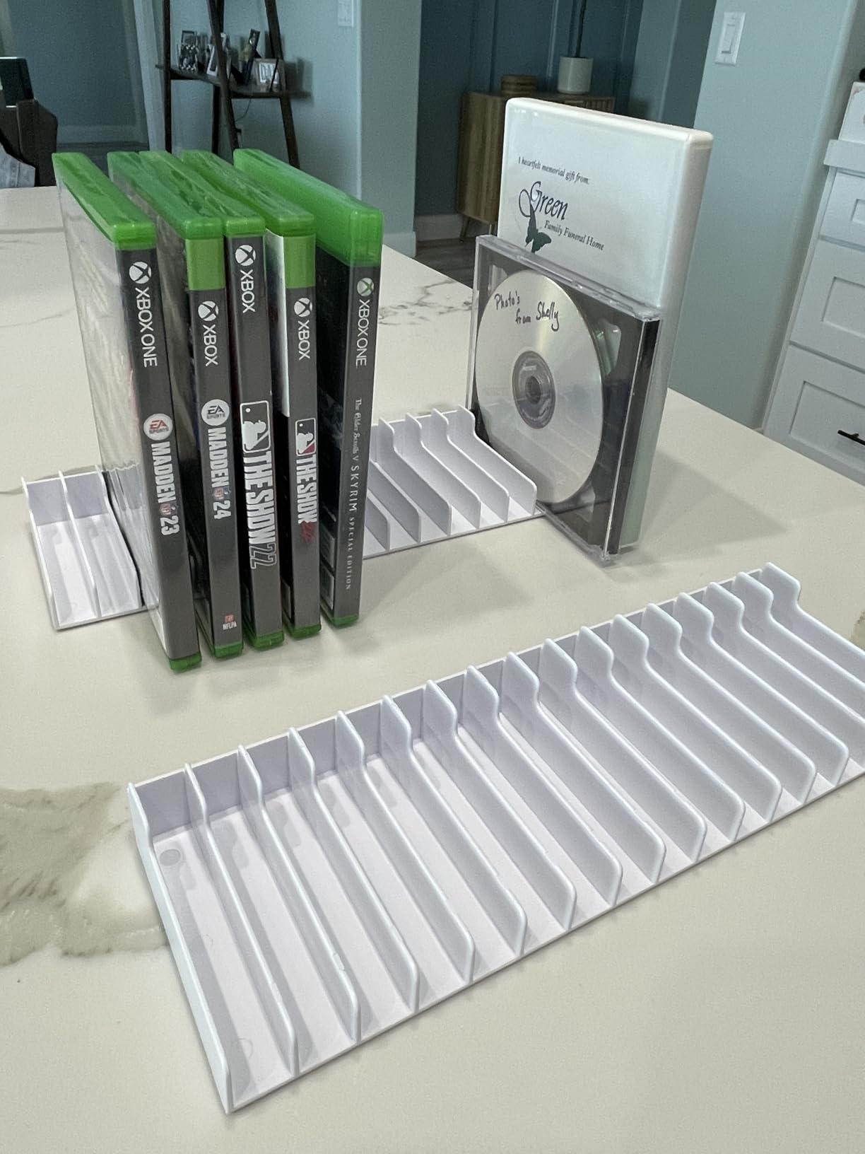 Nargos Video Game Storage Holder for PS5/ PS4/ PS3/ PS2/ Xbox One/Xbox 360 and Xbox Series X/S/Wii/Switch/Switch 2 Game Cases, DVD and Blu-Ray Organizer for Desk (2, White) customer photo 1