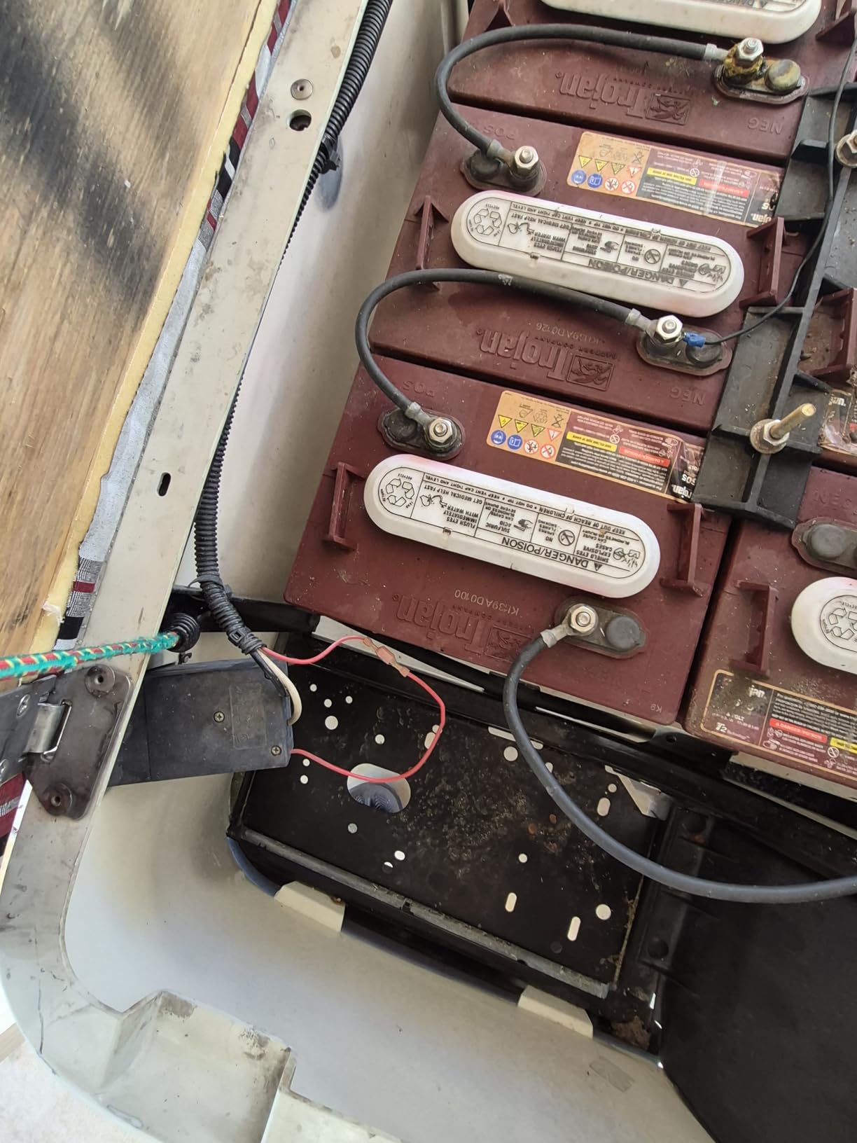 LOSSIGY 36V Lithium Golf Cart Battery, 36 Volt 100Ah LiFePO4 Battery with 25A Lithium Charger, Perfect for Golf Carts,Trolling Motors, Marine, Built in 200A BMS,Peak Current 1000A customer photo 2