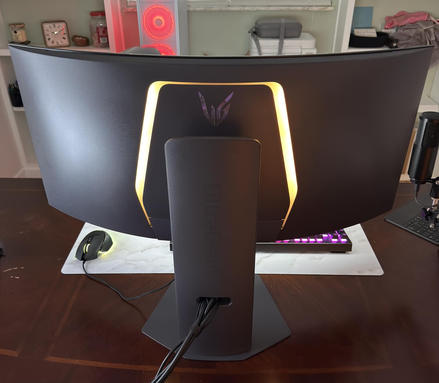 LG 45GX900A-B 45-Inch Ultragear WQHD (3440 x 1440) OLED Curved Gaming Monitor, 240Hz, 0.03ms, NVIDIA G-Sync, VESA DisplayHDR True Black 400, HDMI 2.1, DisplayPort, USB Type-C PD 65W, Black customer photo 1