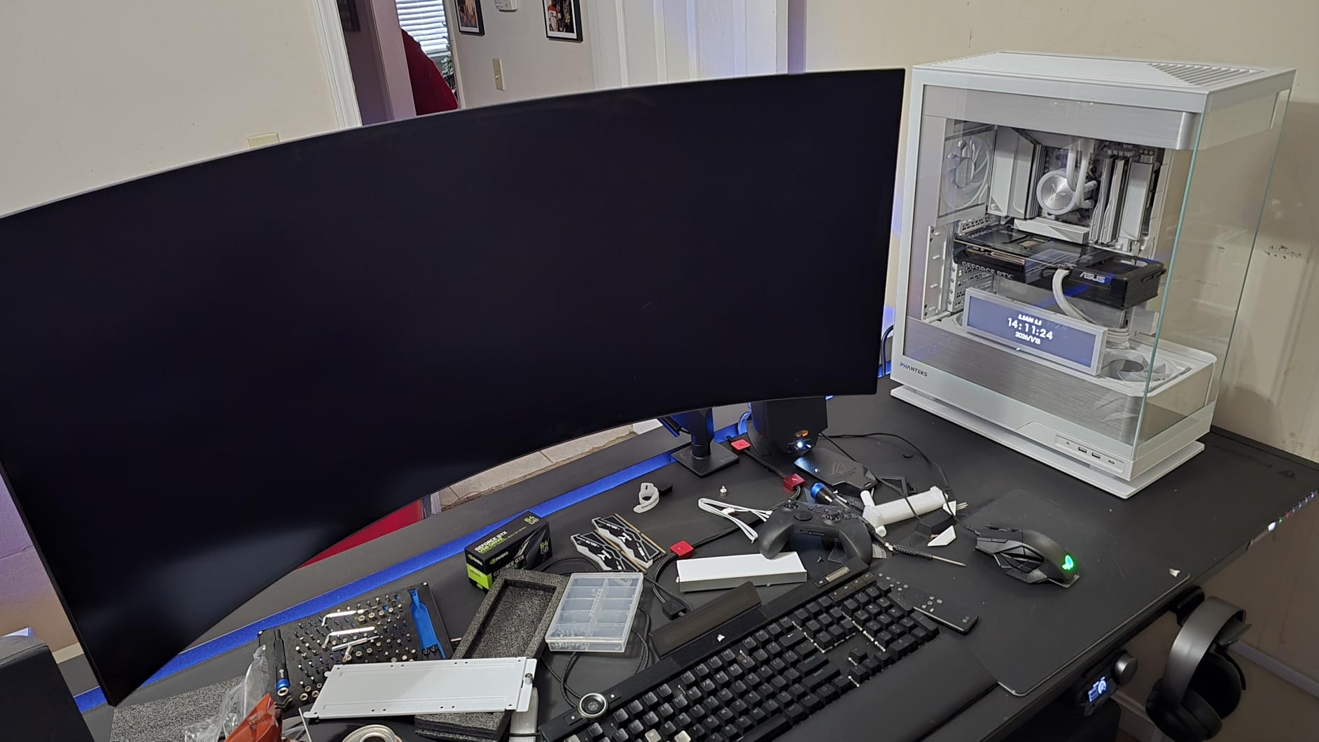Gigabyte B850 AORUS Stealth ICE Reverse-Connect ATX Motherboard, Support AMD Socket AM5 Processors, DDR5, 14+2+2 Power Phase, 4X M.2, PCIe 5.0, USB-C, WIFI7, 5GbE LAN, EZ-Latch, 5-Year Warranty customer photo 1