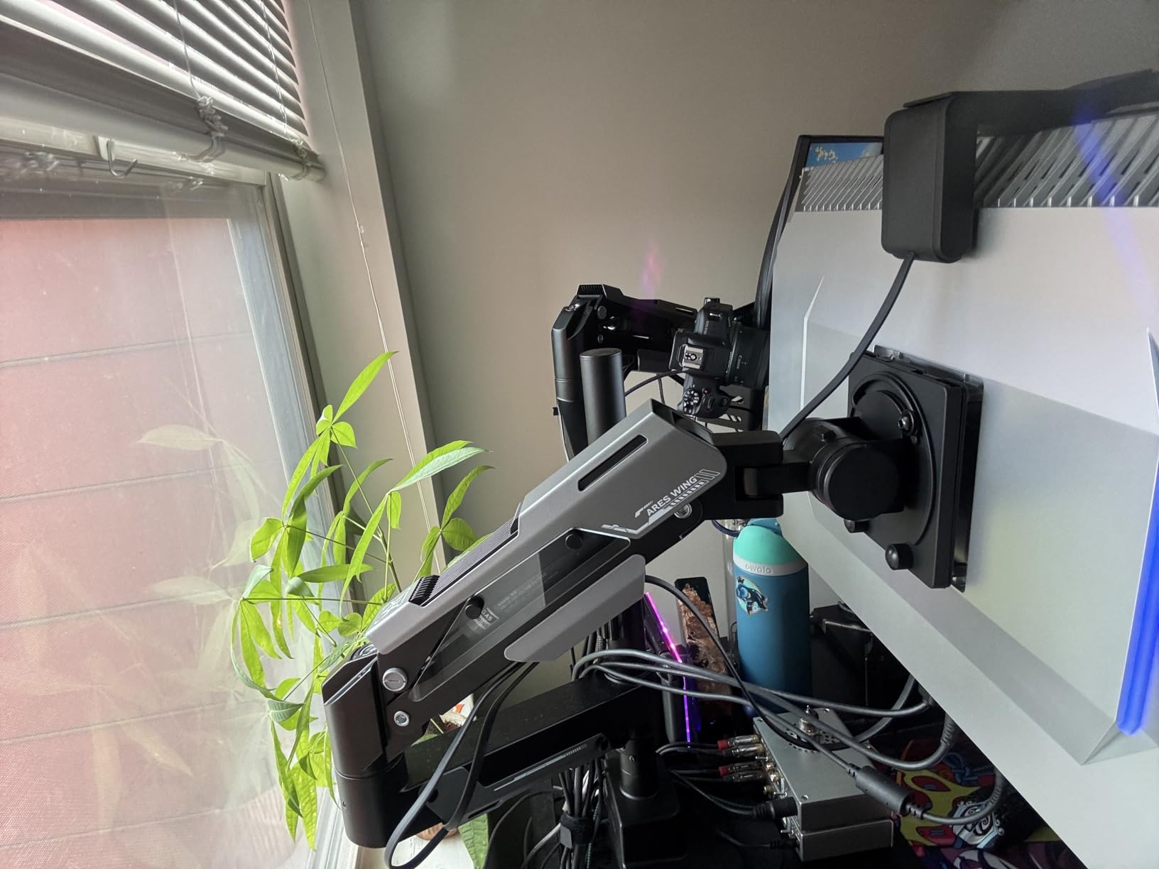 ARES WING Vertical Dual Monitor Mount - 24-57