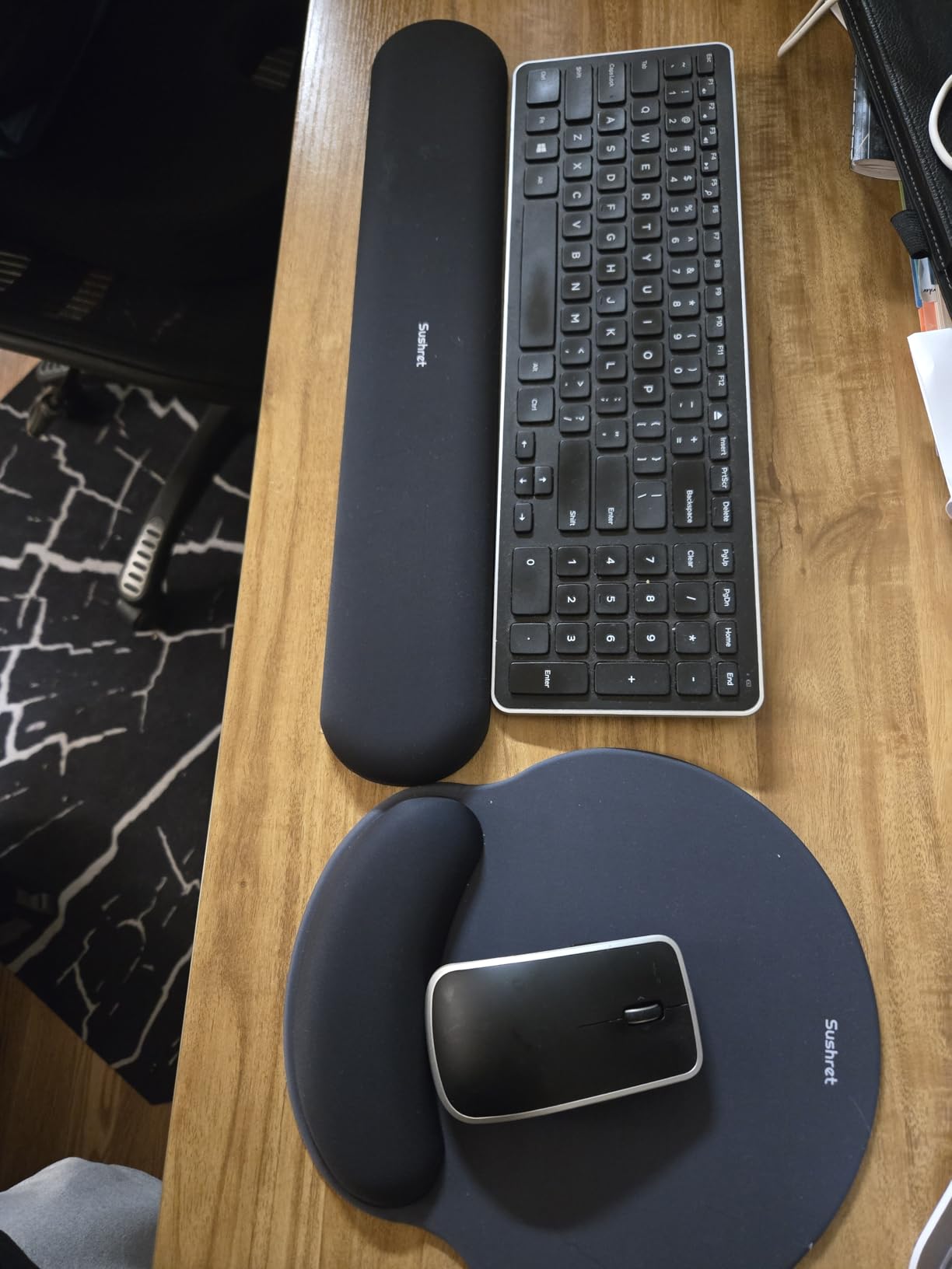 Mouse Pad and Keyboard Wrist Rest, 3-in-1 Gel Memory Foam Ergonomic Mouse Pad with Wrist Rest Set,Gaming Mousepad Arm Cushion Support for Computer Office Desk Accessories Cute Setup,Sage Green customer photo 1