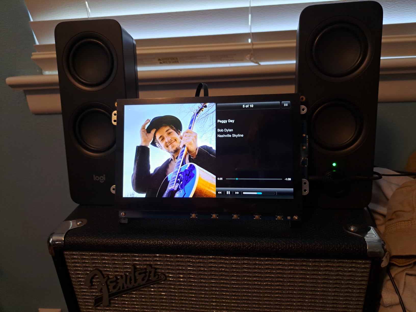 10.1 Inch Touchscreen Mini Monitor, IPS 1540×720 USB-C HDMI Portable Secondary Display with Stand & Speaker, Stretched Bar Screen for PC Laptop Rasp PI AIDA64 STEM DIY customer photo 1