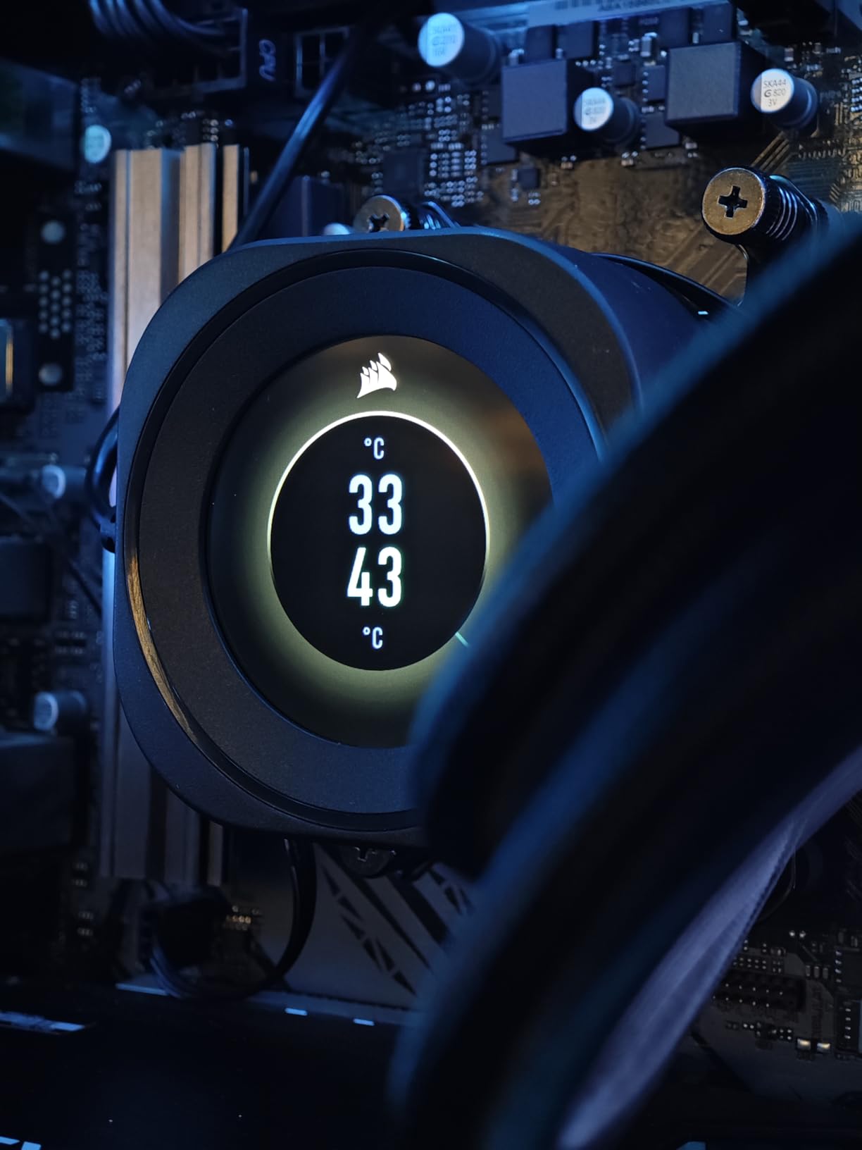 Nautilus RS LCD Module - for Nautilus RS and Nautilus RS ARGB AIO CPU Coolers - 2.1 inch IPS LCD Screen, Easy Tool-Free Installation - Black customer photo 2