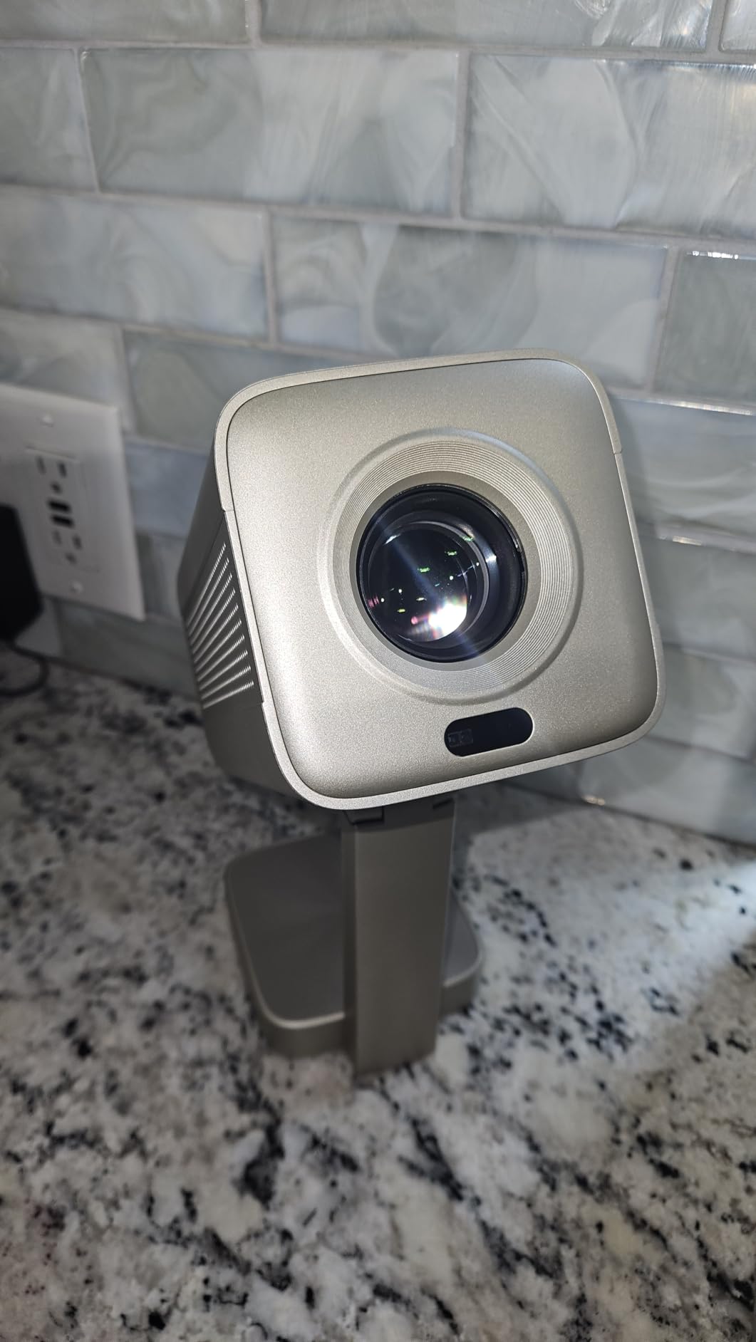 [Officially-Licensed APP & DoIby Audio] Smart Mini Projector with WiFi and Bluetooth, VOPLLS Portable Outdoor Projector 4K Support with TOF Real-Time Focus, Native 1080P Home Movie Projector customer photo 2
