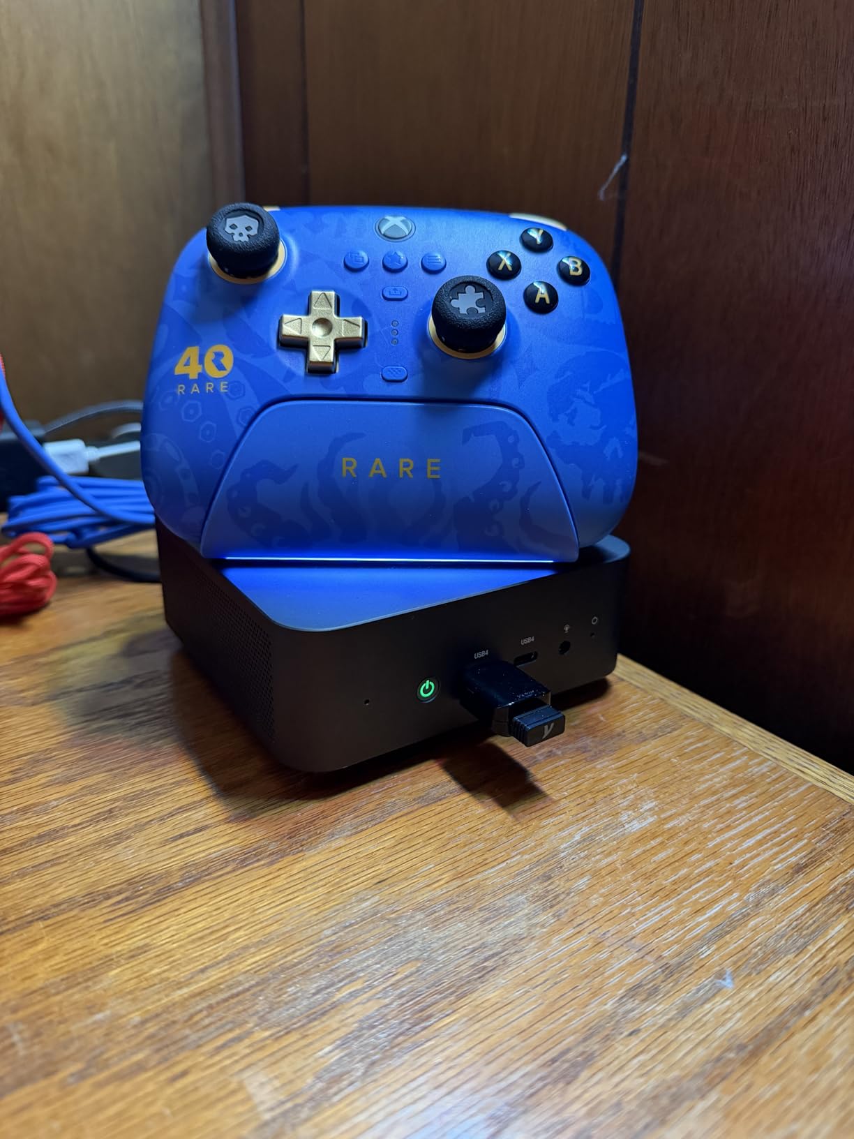 8BitDo Ultimate 3-mode Wireless Controller for Xbox, Hall Effect Joysticks, Pro Back Buttons, Compatibility with Xbox Series X|S & Xbox One, Apple, Windows PC & Android - Rare 40th Anniversary Edition customer photo 1