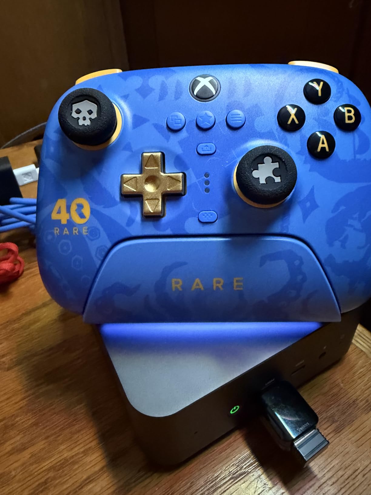 8BitDo Ultimate 3-mode Wireless Controller for Xbox, Hall Effect Joysticks, Pro Back Buttons, Compatibility with Xbox Series X|S & Xbox One, Apple, Windows PC & Android - Rare 40th Anniversary Edition customer photo 2