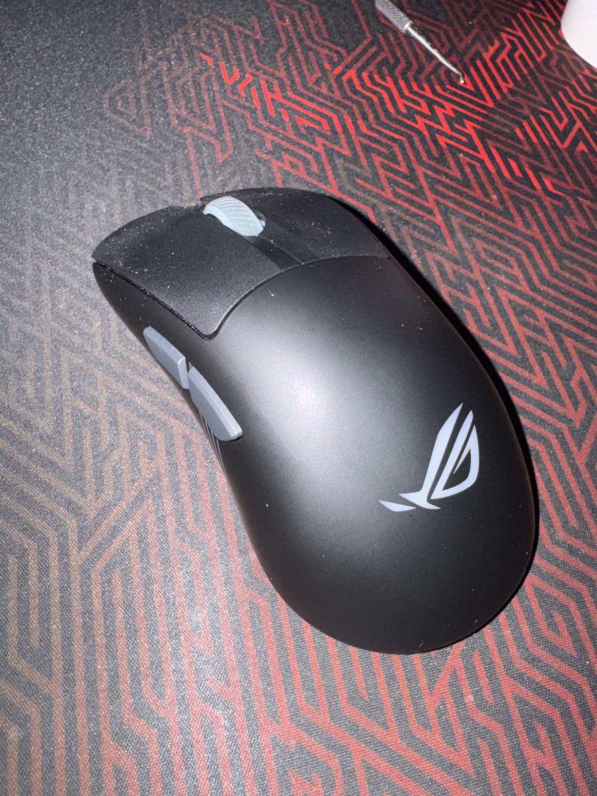 ROG Keris II Origin Wireless Gaming Mouse - Right-Handed Ergonomic, 65g, Tri-Mode Connectivity, 42K DPI, up to 127Hr Battery, Web-Based Configuration, PC/Mac Support - Black customer photo 2