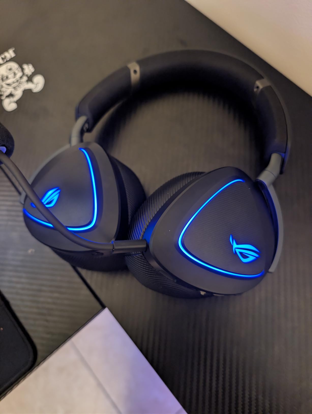 ASUS ROG Delta II Wireless Gaming Headset with Detachable Mic - Tri-Mode (BT, 2.4GHz, 3.5mm), 50mm Titanium-Plated Drivers, 110Hr Battery, Lightweight, for PC, PS5, PS4, Xbox, Switch, Mobile customer photo 1