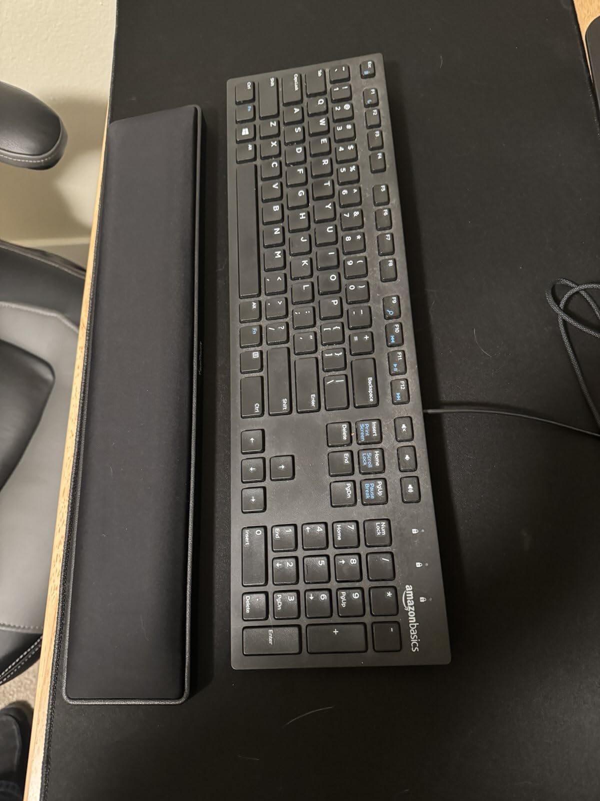 TopMade Keyboard Wrist Rest, Cooling Gel & Upgrade Soft Memory Foam Design Wrist Support for Keyboard, Full-Size Keyboard Hand Rest Pad, Ergonomic Palm Rest for for Long Hours of Work, Gaming, Black customer photo 2