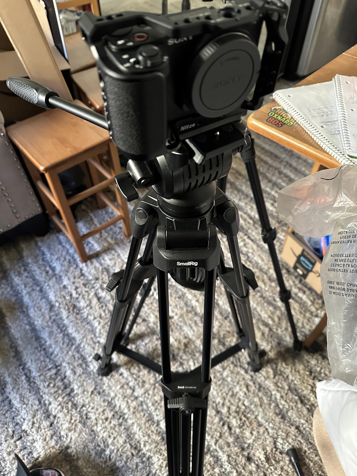 SMALLRIG 73''/186cm Heavy Duty Aluminum Alloy Video Tripod, Max Load 8kg (18lbs), Fluid Head with +85° to -78 Tilt Range, Compact Travel Tripod Weight 3.1kg(6.8lbs), Folded Height 88cm, AD-14-5440 customer photo 1